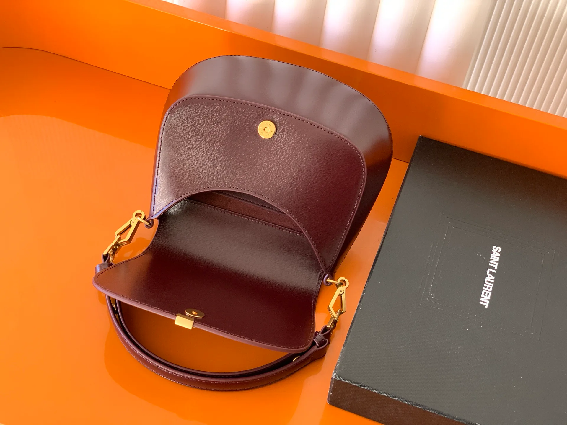 Сумки На Ремне Женские Saint Laurent 11309783