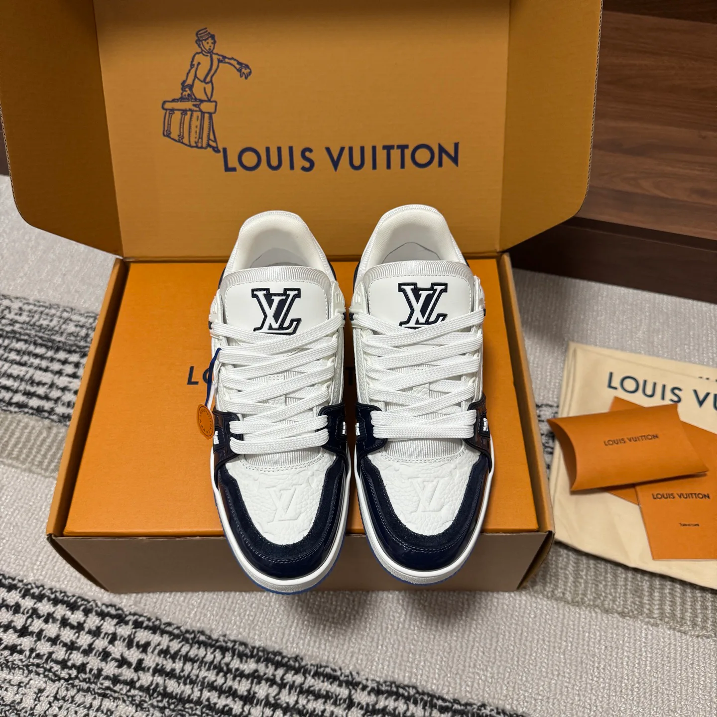 Кроссовки Женские Louis Vuitton 1546796