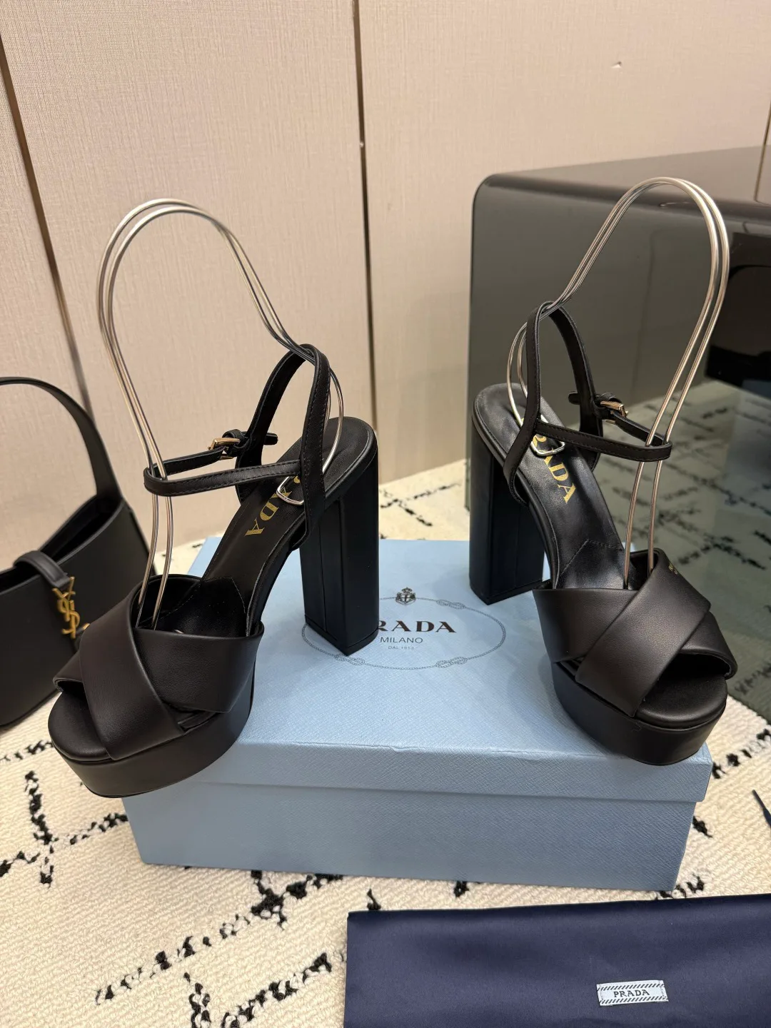 Босоножки Женские Prada 19633430