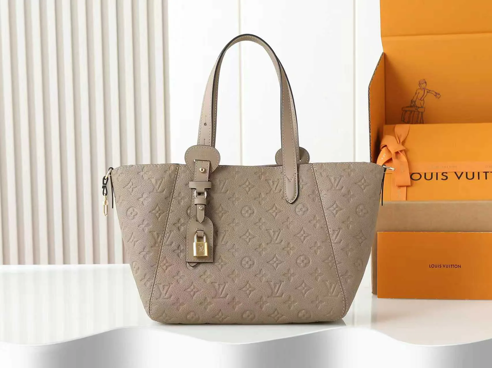 Сумки На Ремне Женские Louis Vuitton 133498