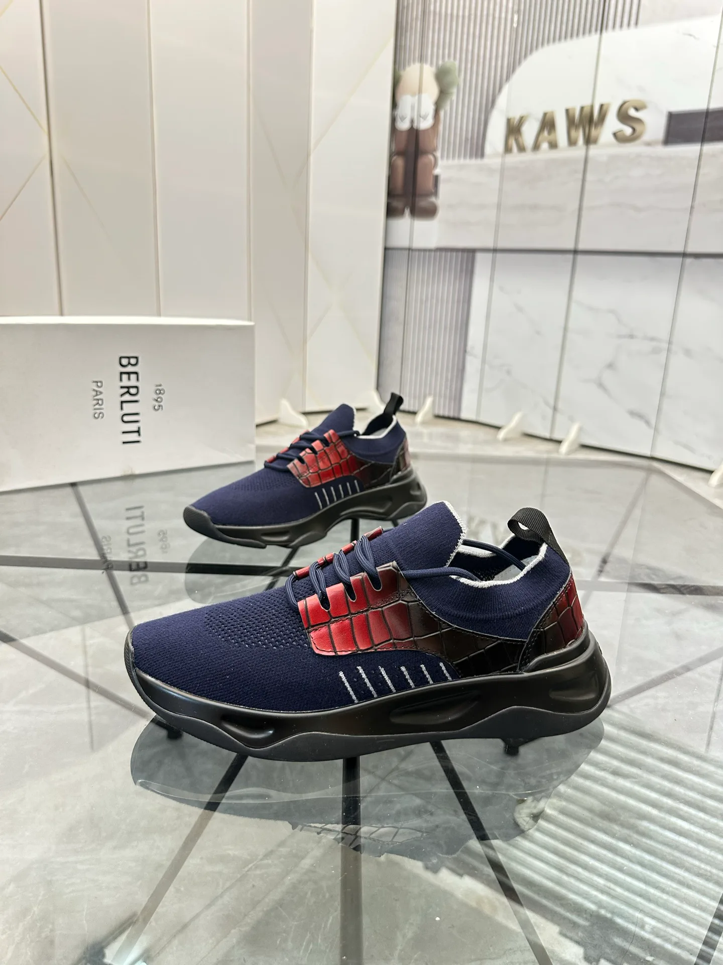 Кроссовки Женские Berluti 462889