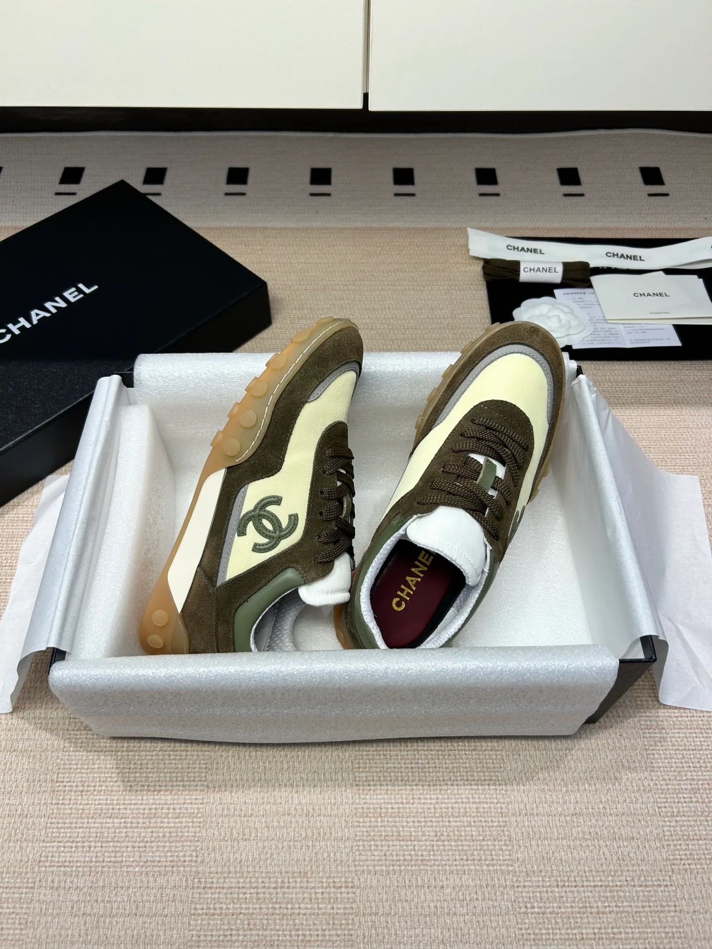 Кроссовки Женские Chanel 11579323