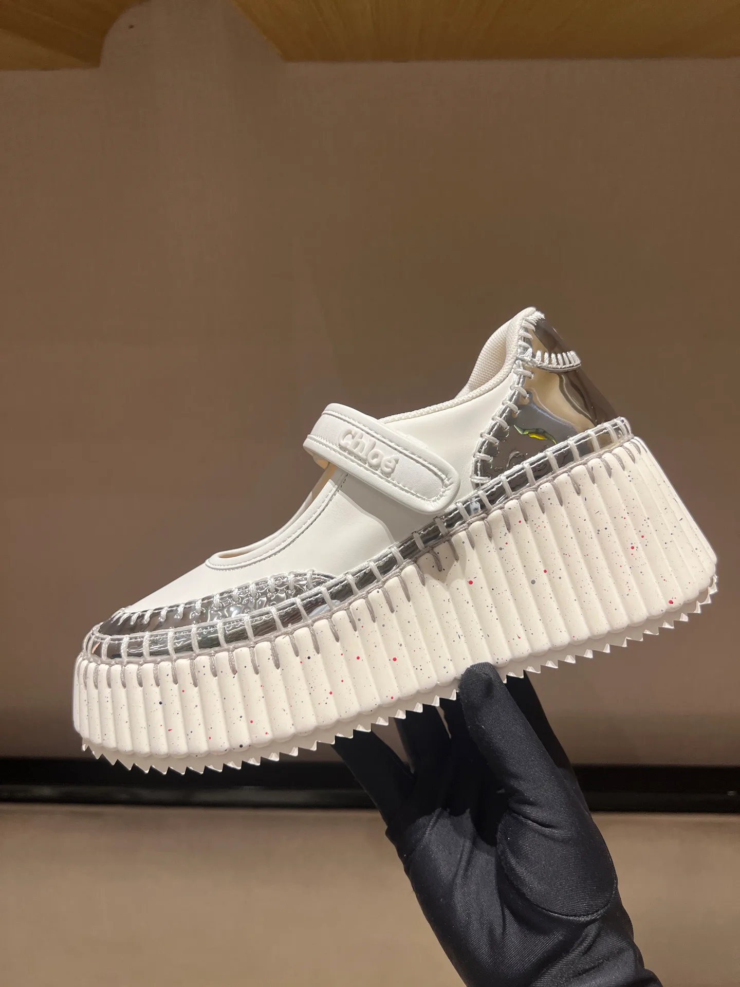 Кроссовки Женские Chloe 18020539