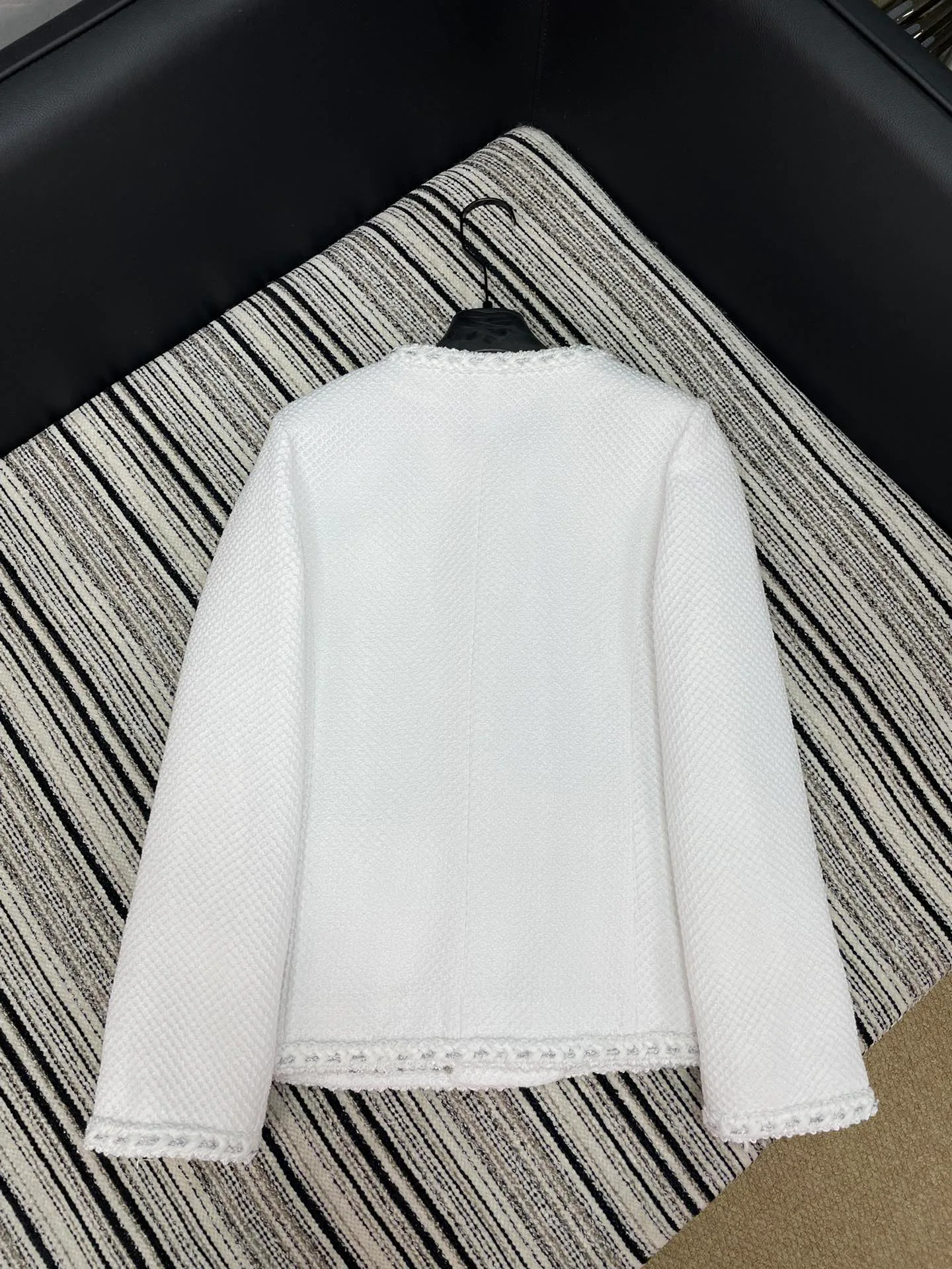 Куртки И Пуховики Женские Chanel 1023960