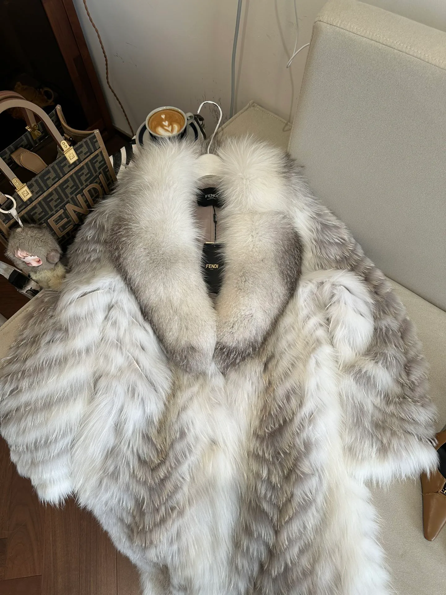 Шубы Женские Fendi 1388451