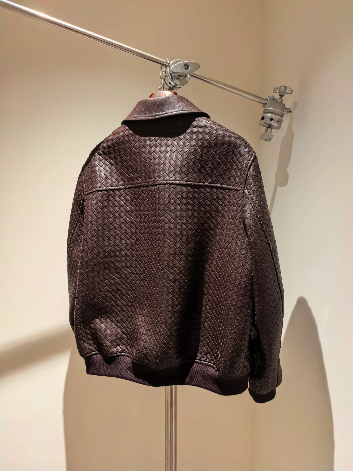 Кожаные Куртки И Дублёнки Женские Bottega Veneta 11113983