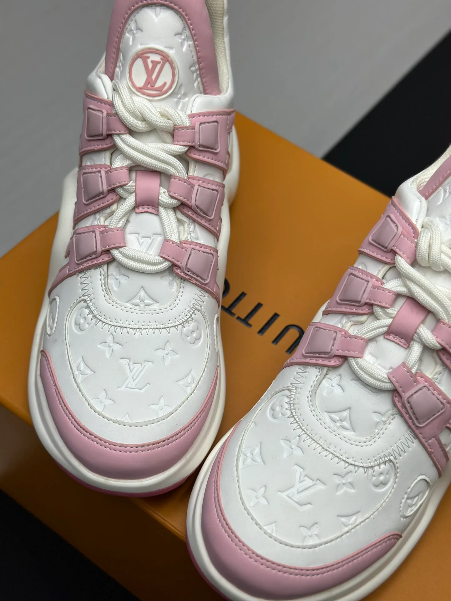 Кроссовки Женские Louis Vuitton 18211997