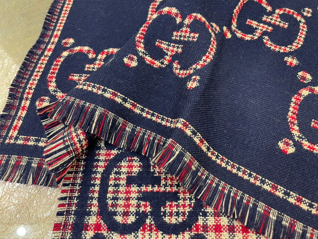 Шарфы Gucci 210185