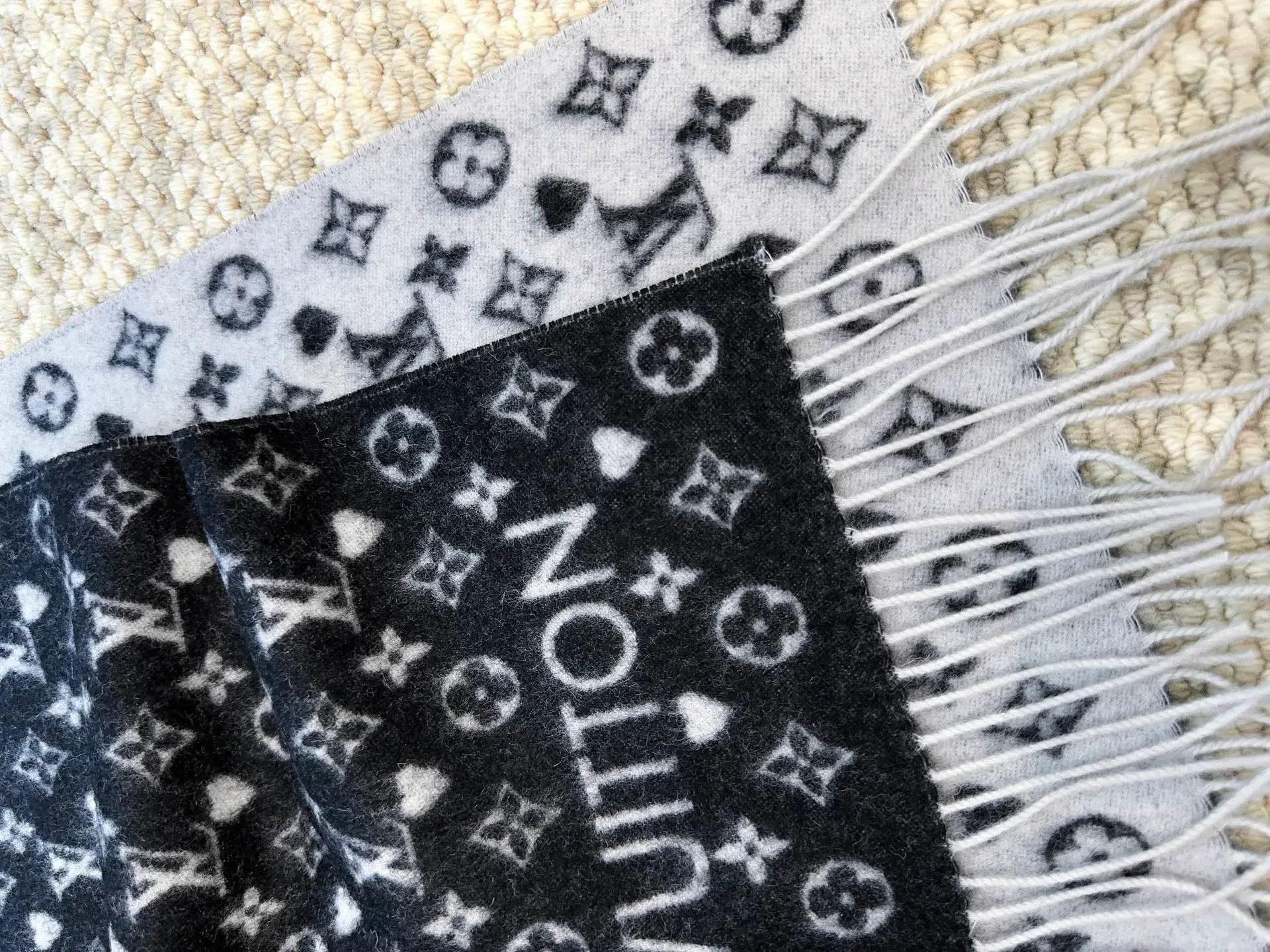 Шарфы Louis Vuitton 4427