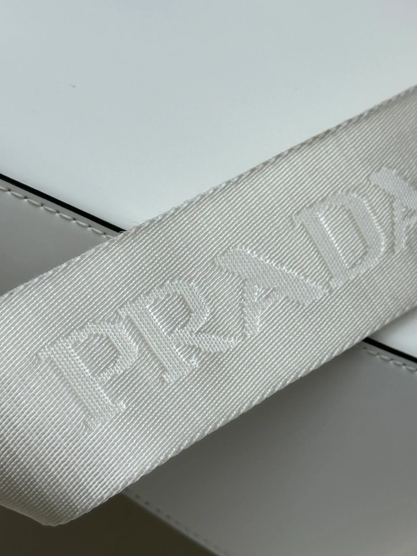 Сумки На Ремне Женские Prada 1305971