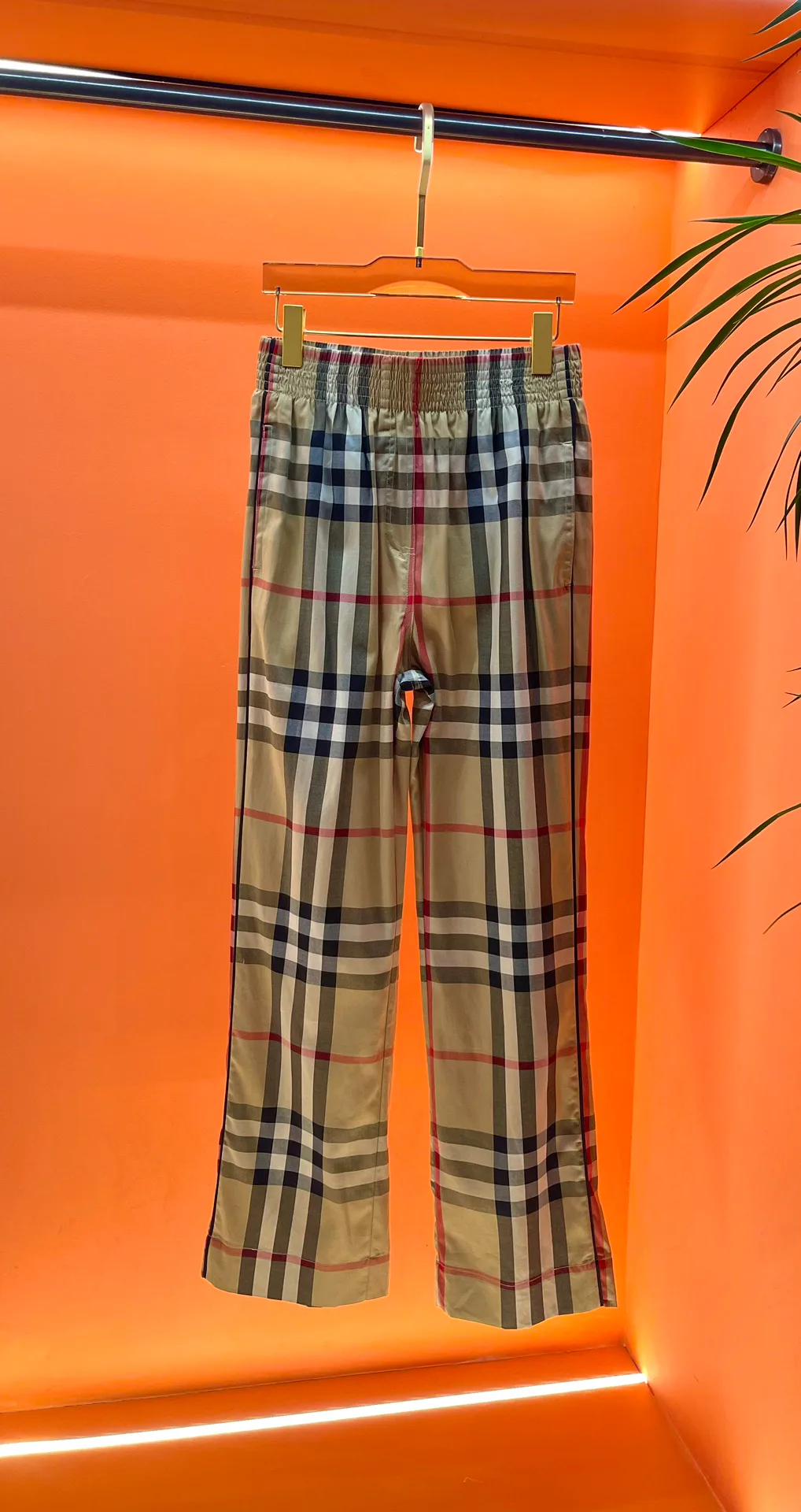 Брюки Женские Burberry 11358102