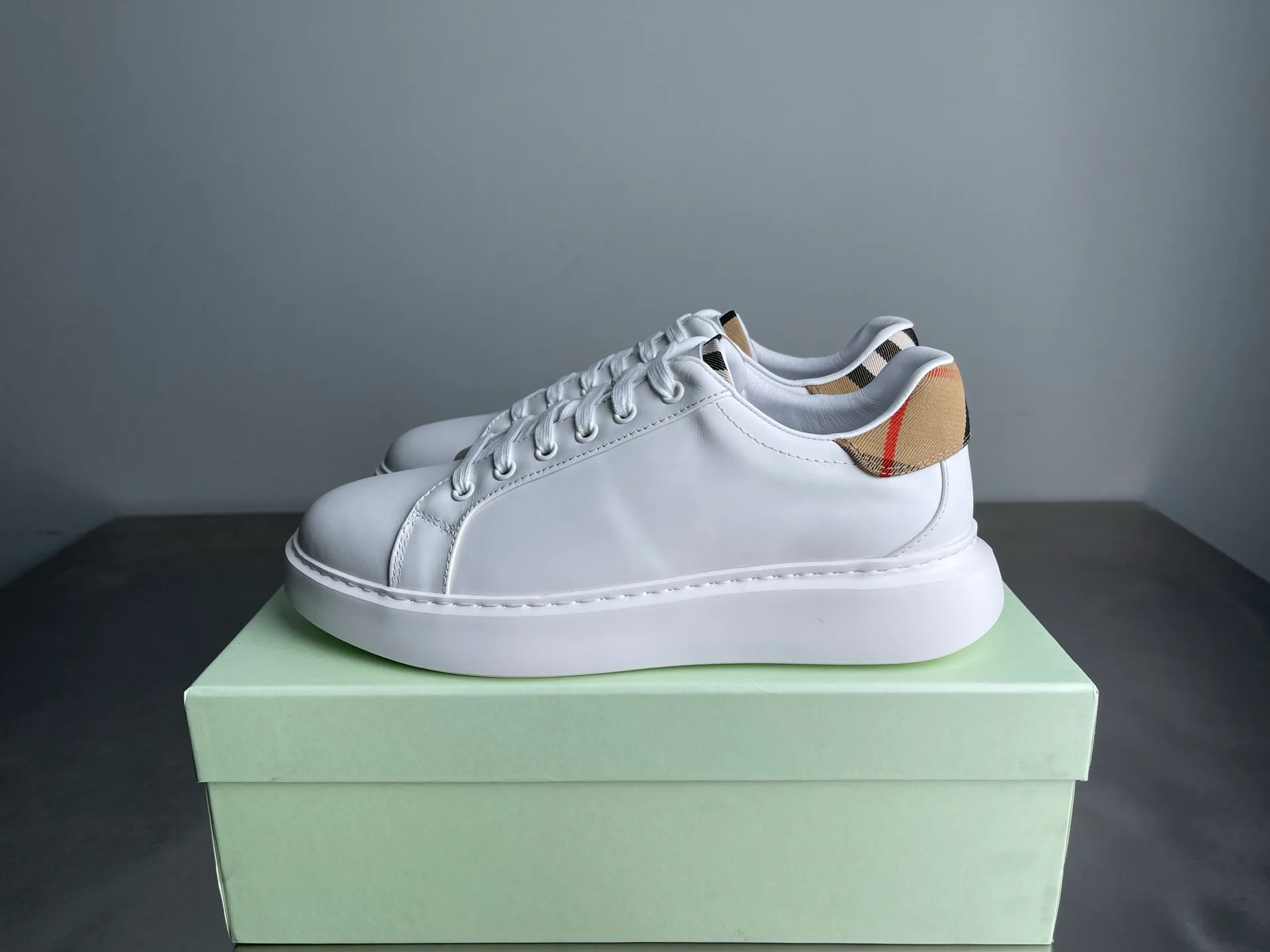 Кроссовки Мужские Burberry 11460319