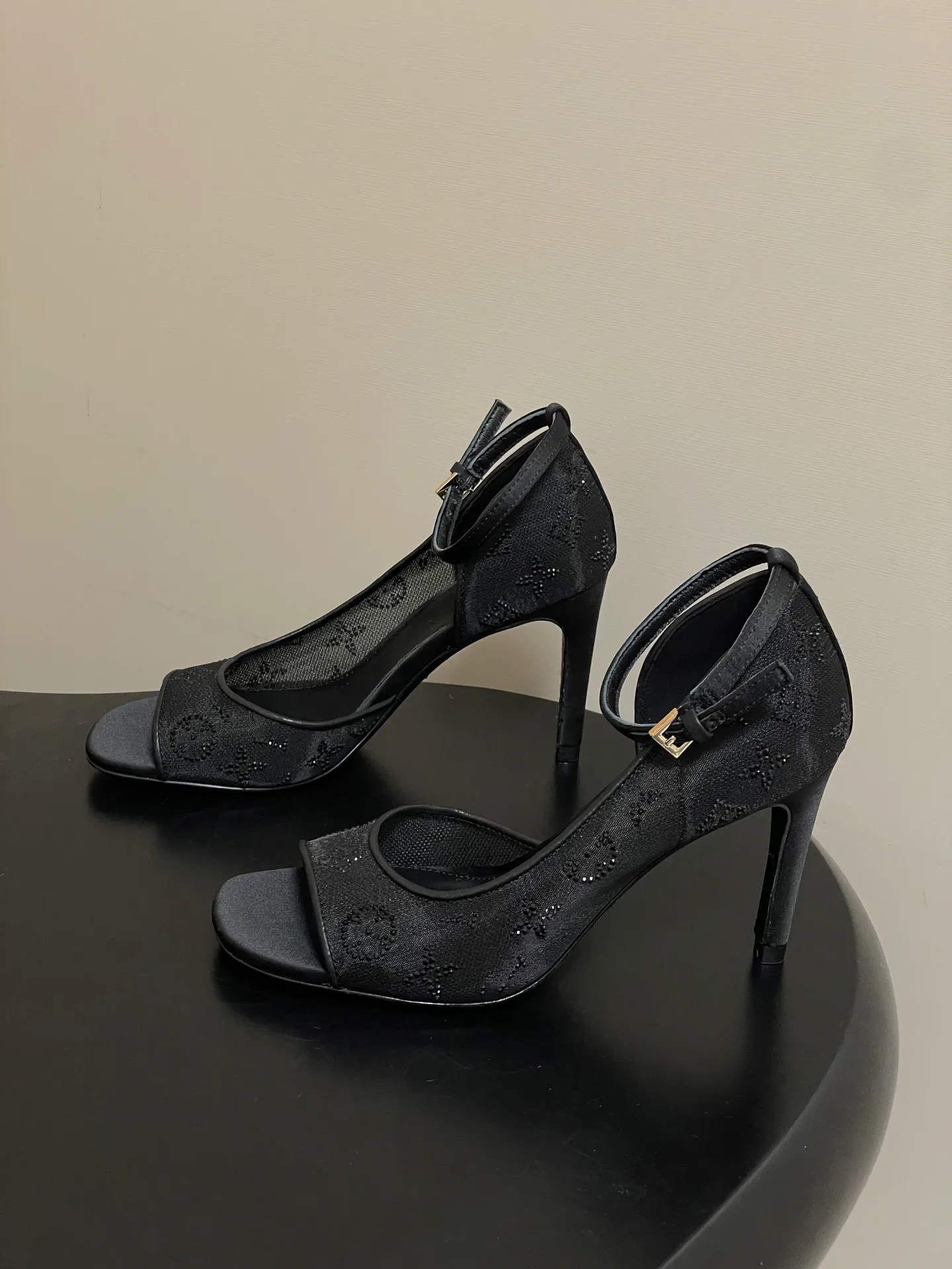 Туфли Женские Louis Vuitton 2597145