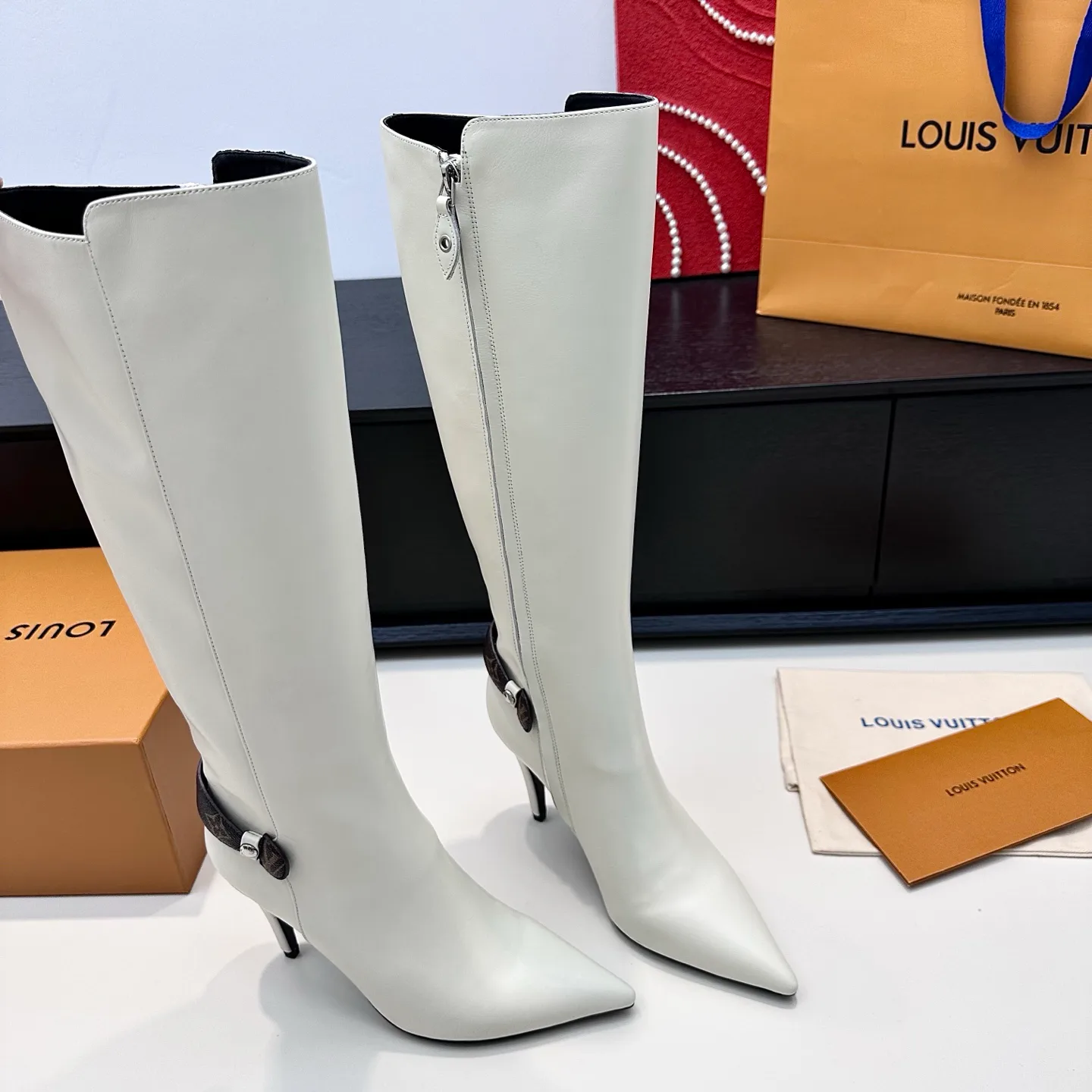 Сапоги Женские Louis Vuitton 19301568