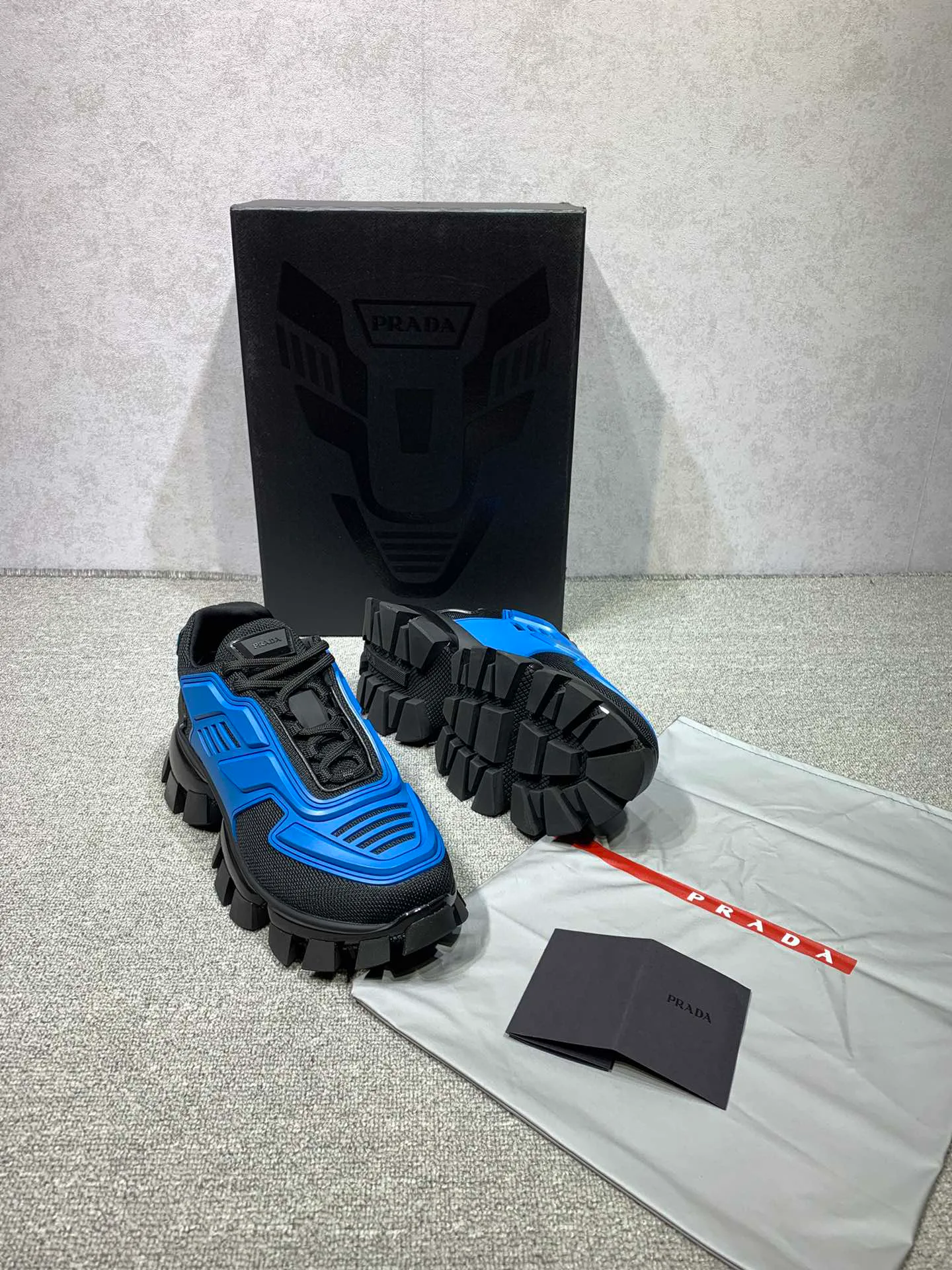 Кроссовки Женские Prada 28281