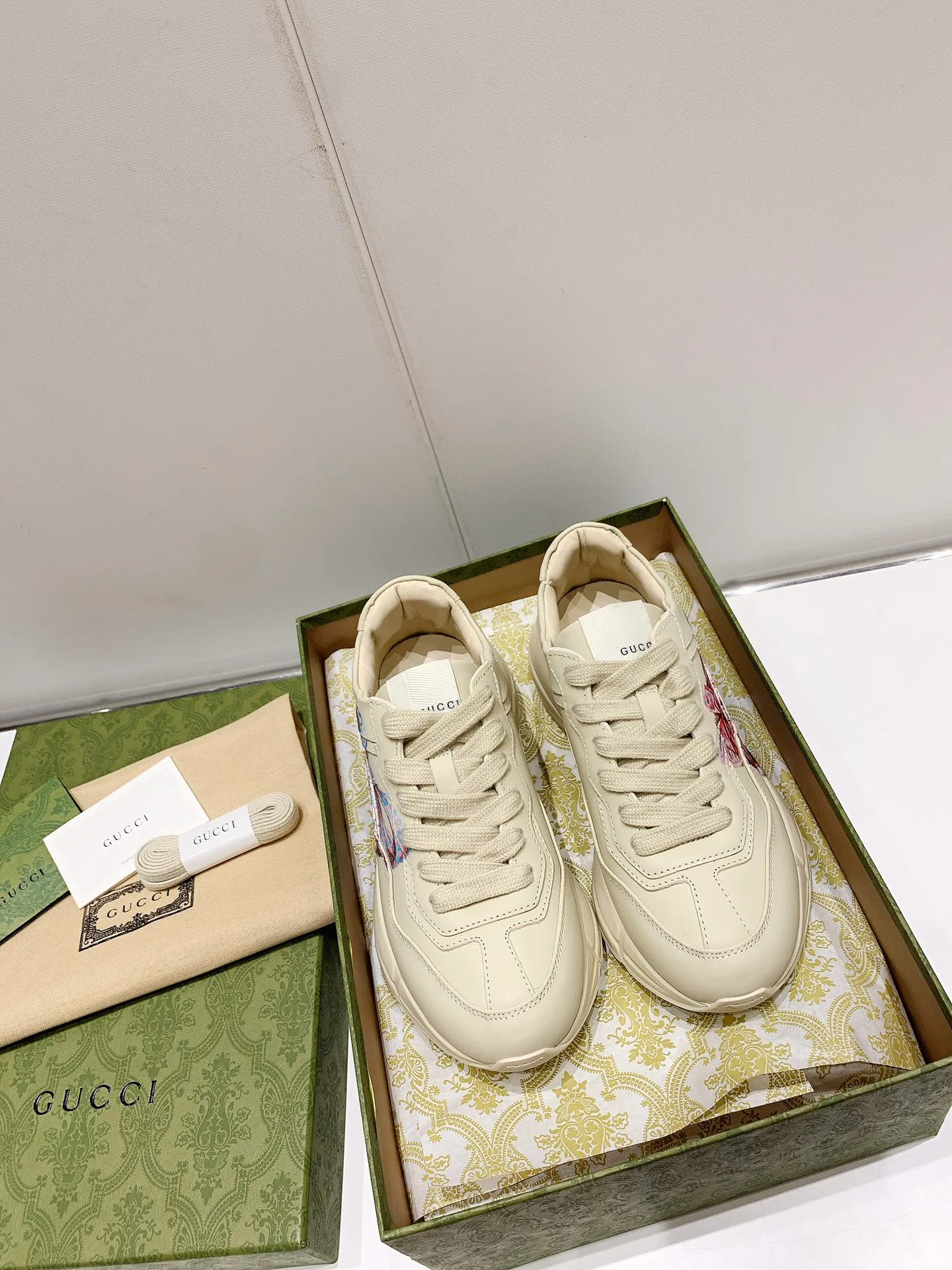 Кроссовки Женские Gucci 13470