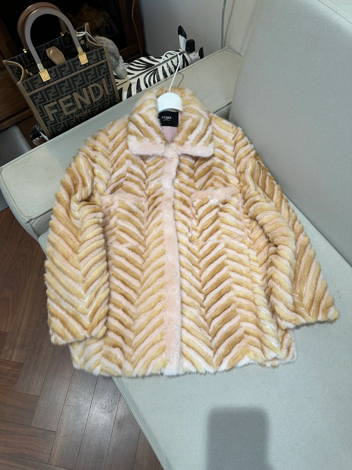 Шубы Женские Fendi 13972728