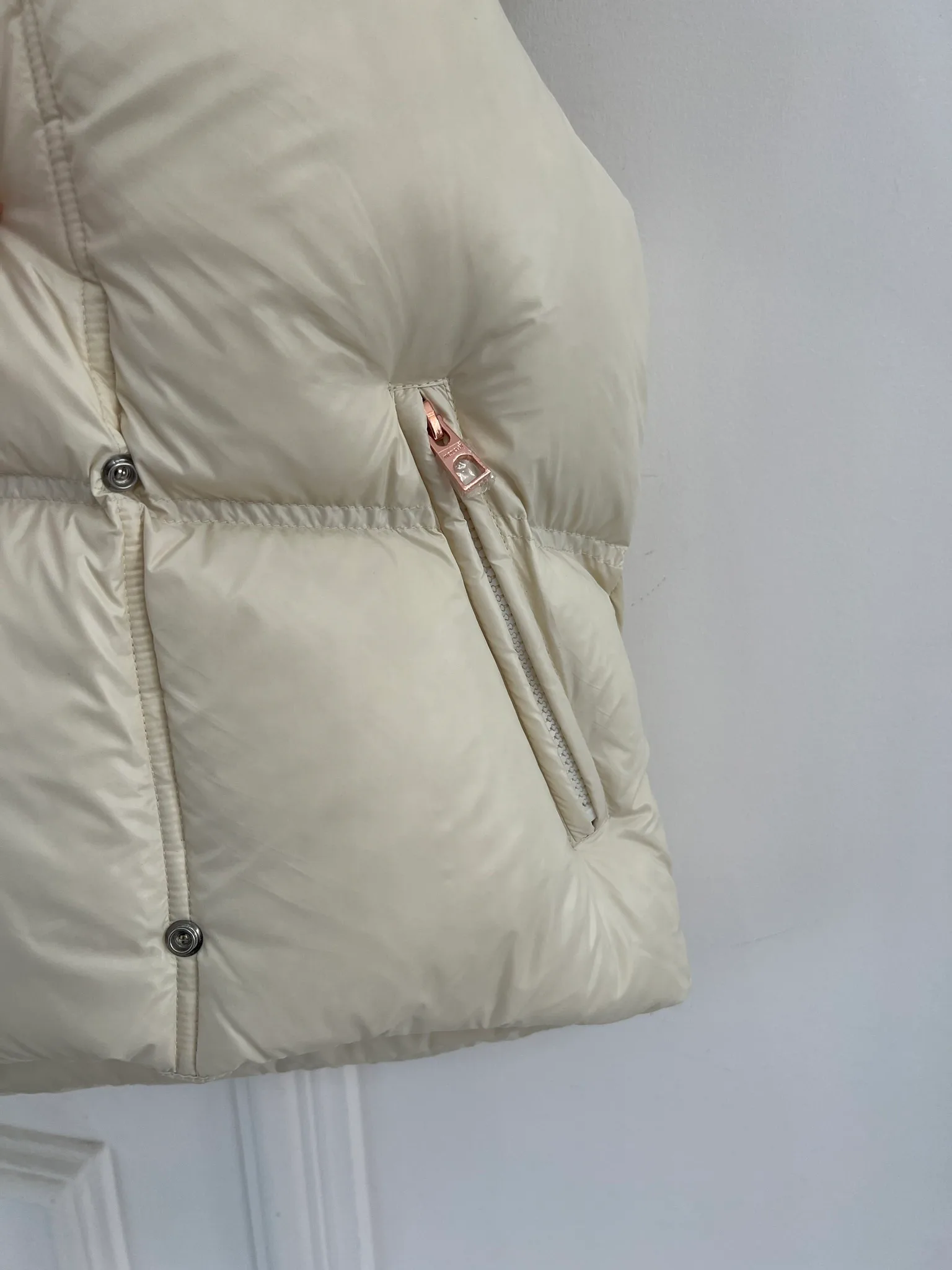 Жилеты Женские Moncler 18416173