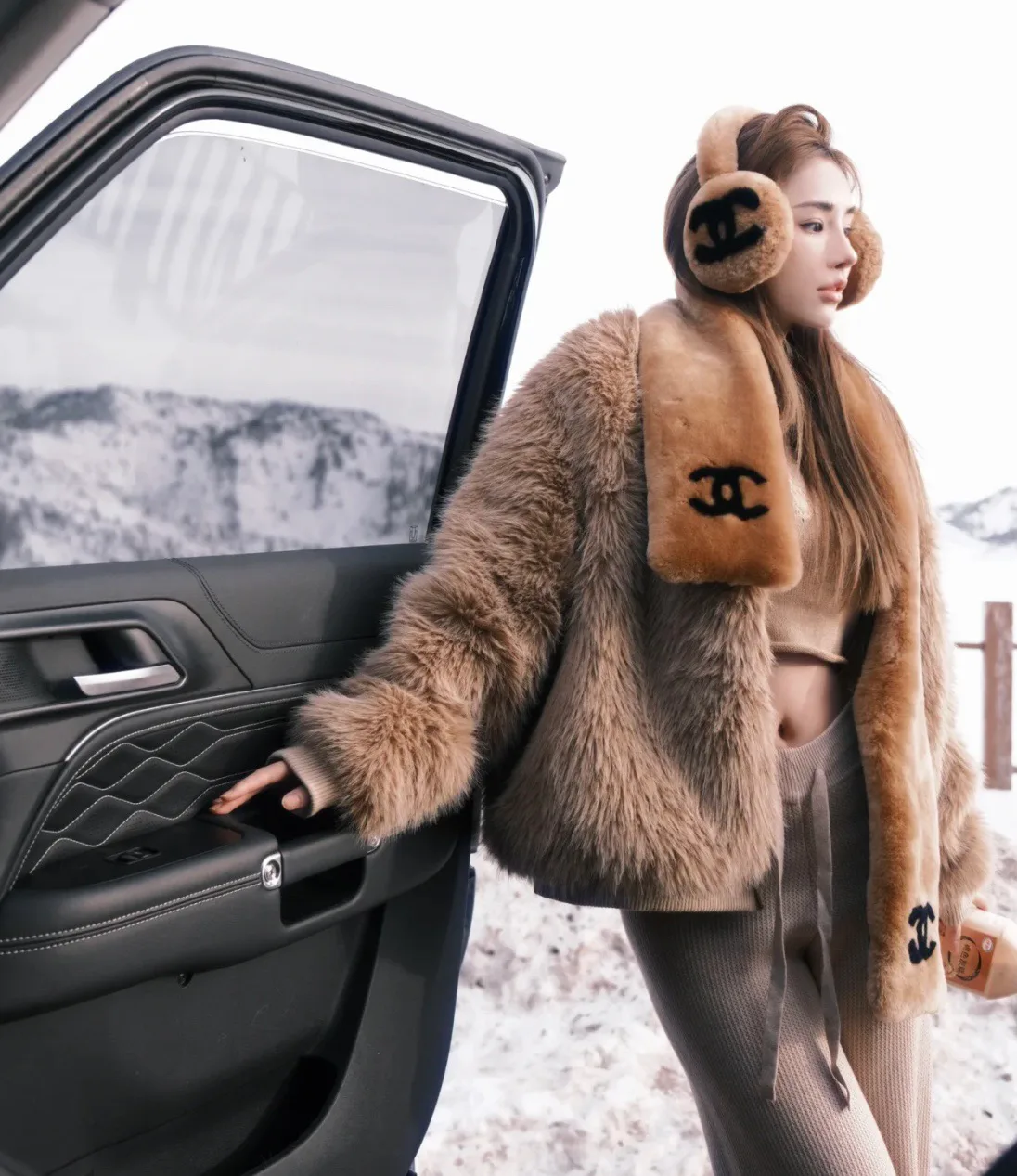Шарфы Chanel 18347703