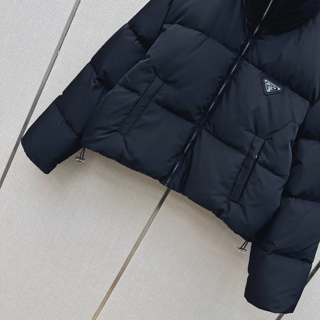 Куртки И Пуховики Женские Prada 18183471