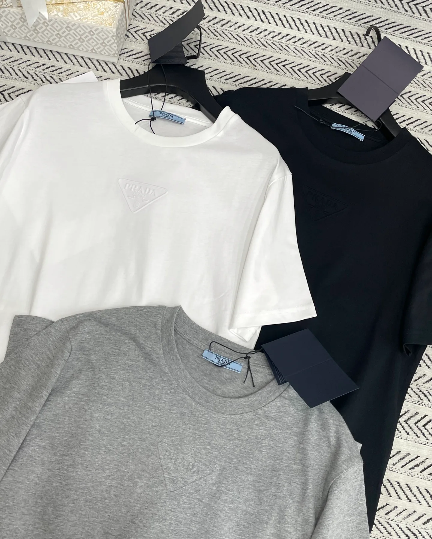 Футболки Женские Prada 12351200
