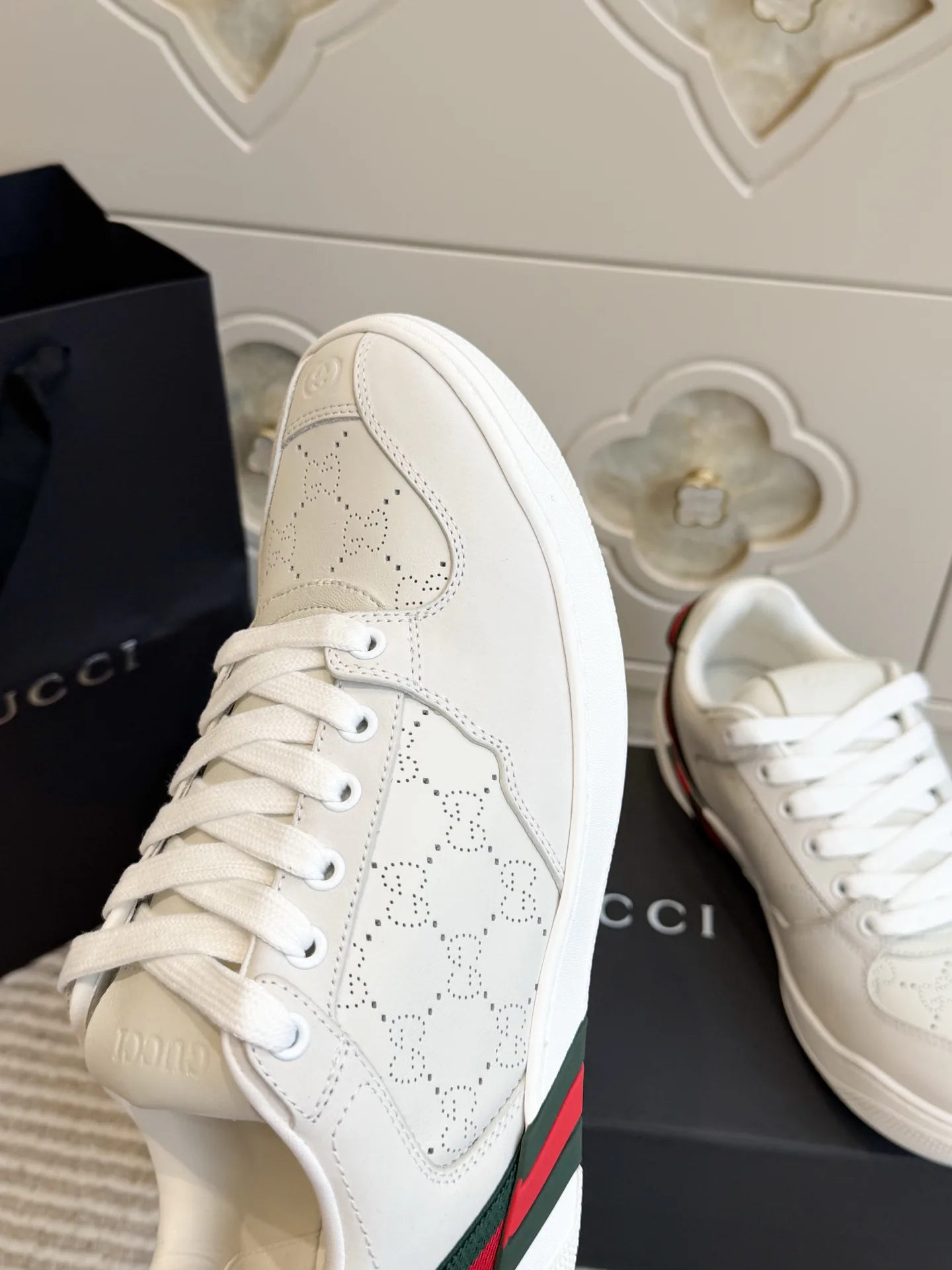 Кроссовки Женские Gucci 18738049
