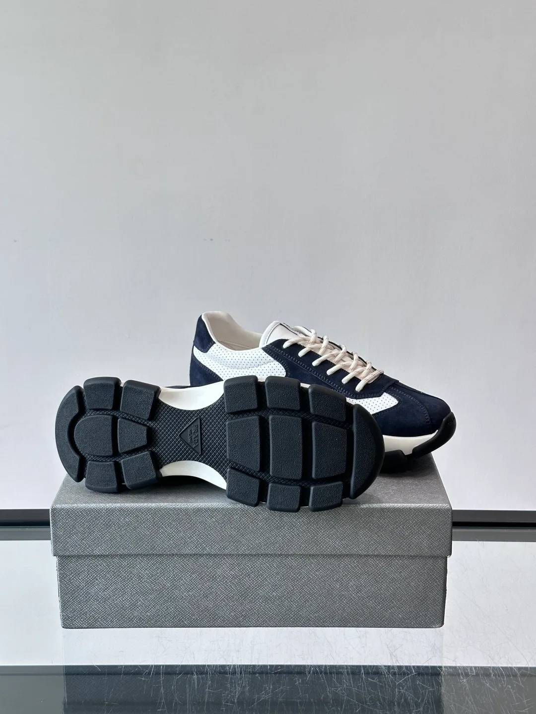 Кроссовки Мужские Prada 17349536