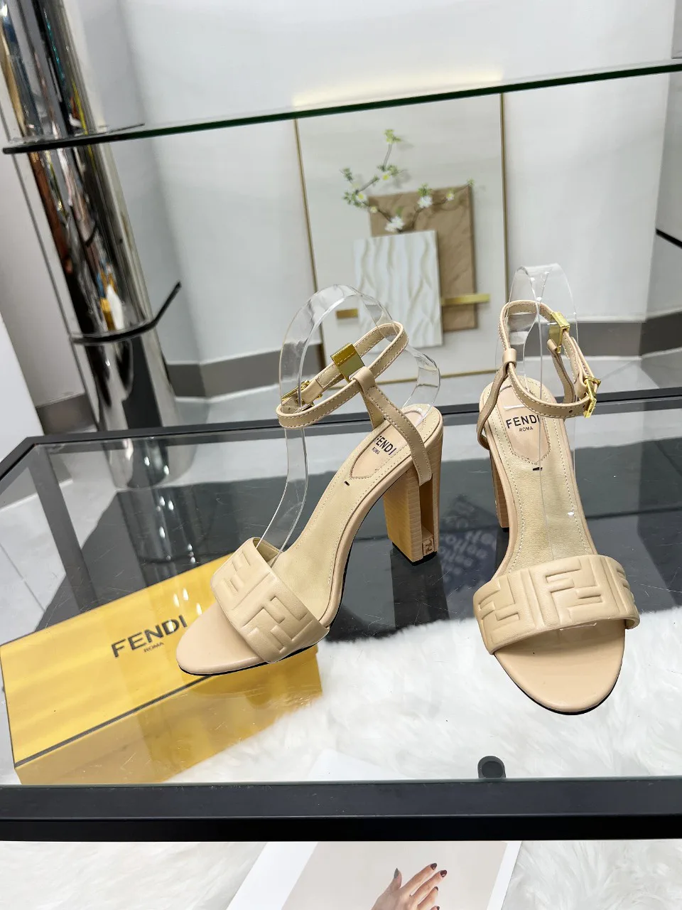 Босоножки Женские Fendi 31870
