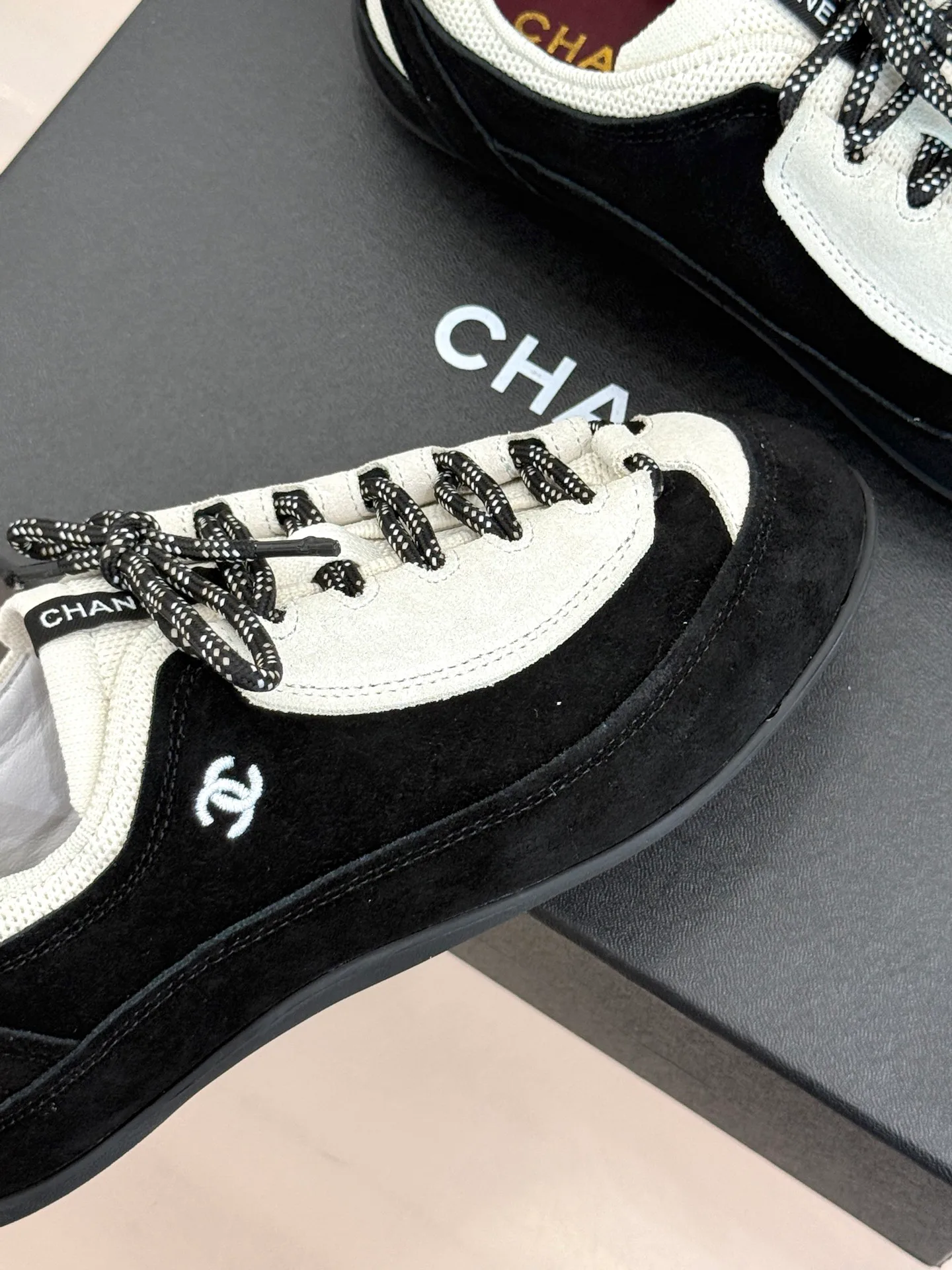 Кроссовки Женские Chanel 17025638