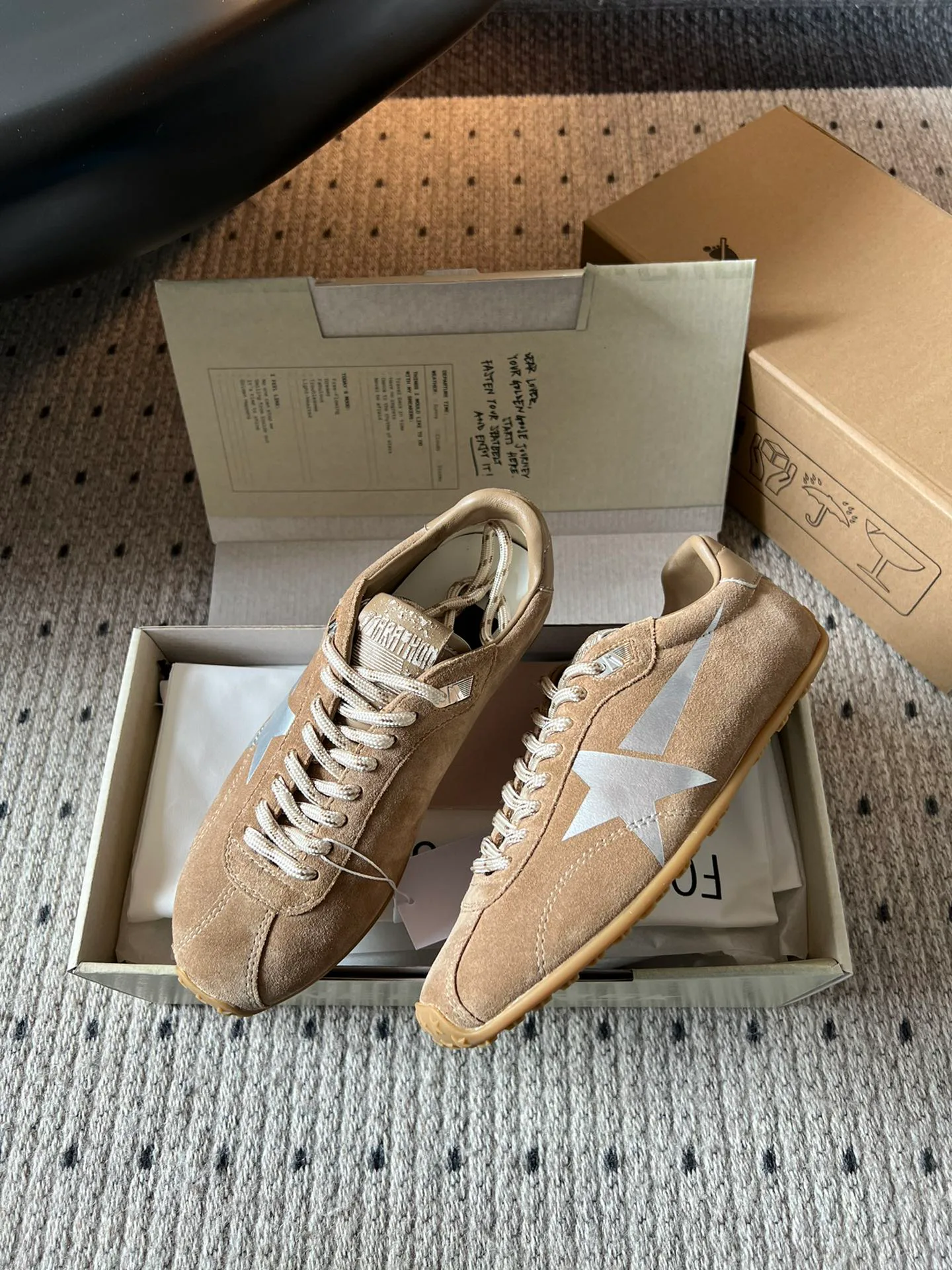Кроссовки Женские Golden Goose 19394697