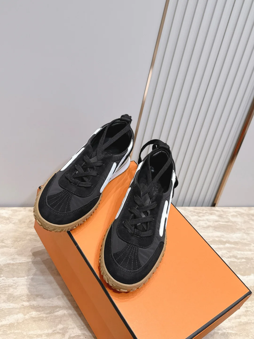 Кроссовки Женские Hermes 17490972