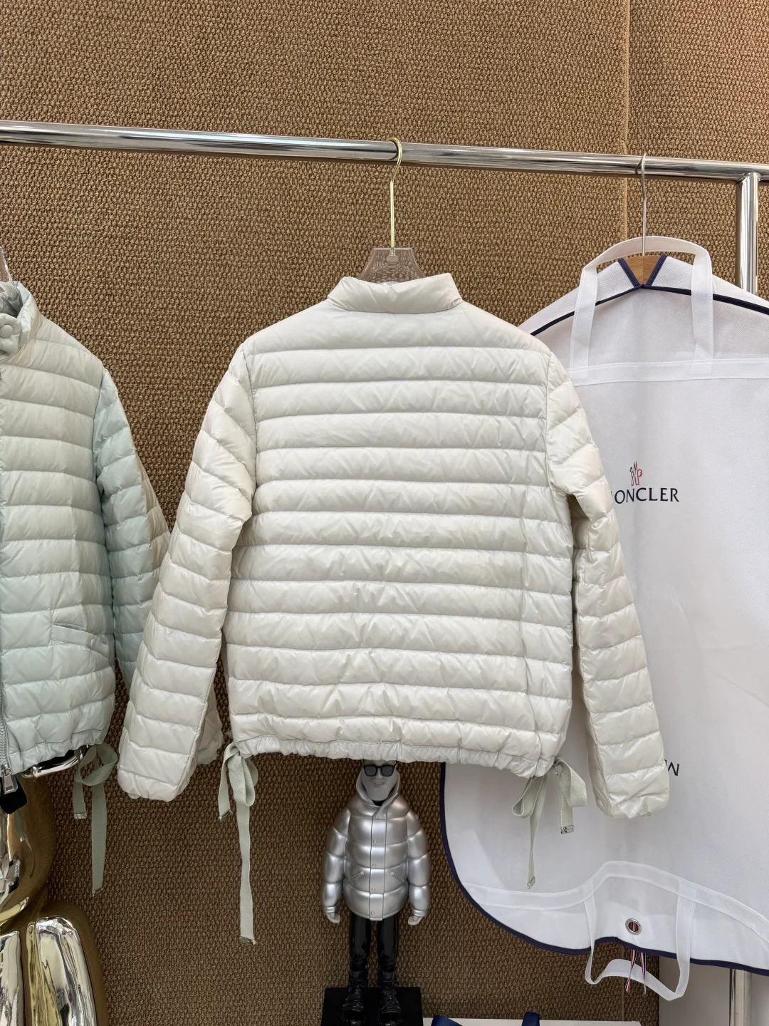 Куртки И Пуховики Женские Moncler 19636093