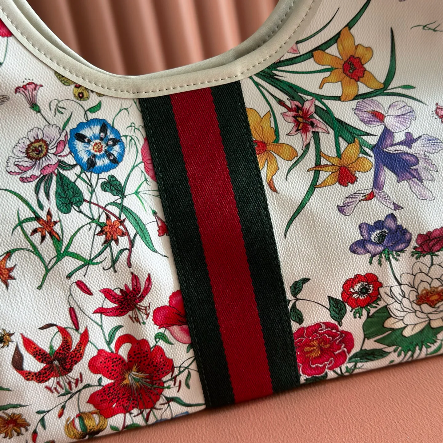 Классические Сумки Женские Gucci 18148091