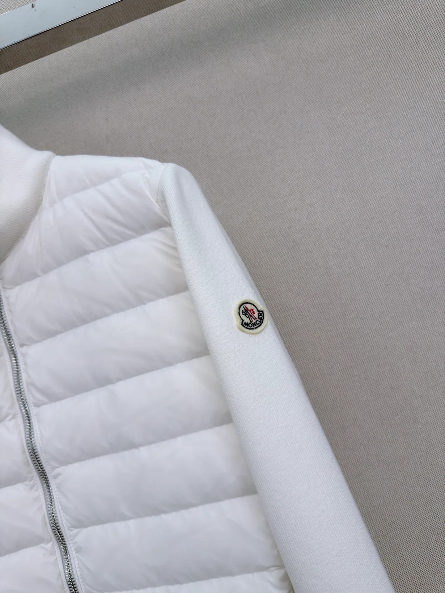 Куртки И Пуховики Женские Moncler 19247523