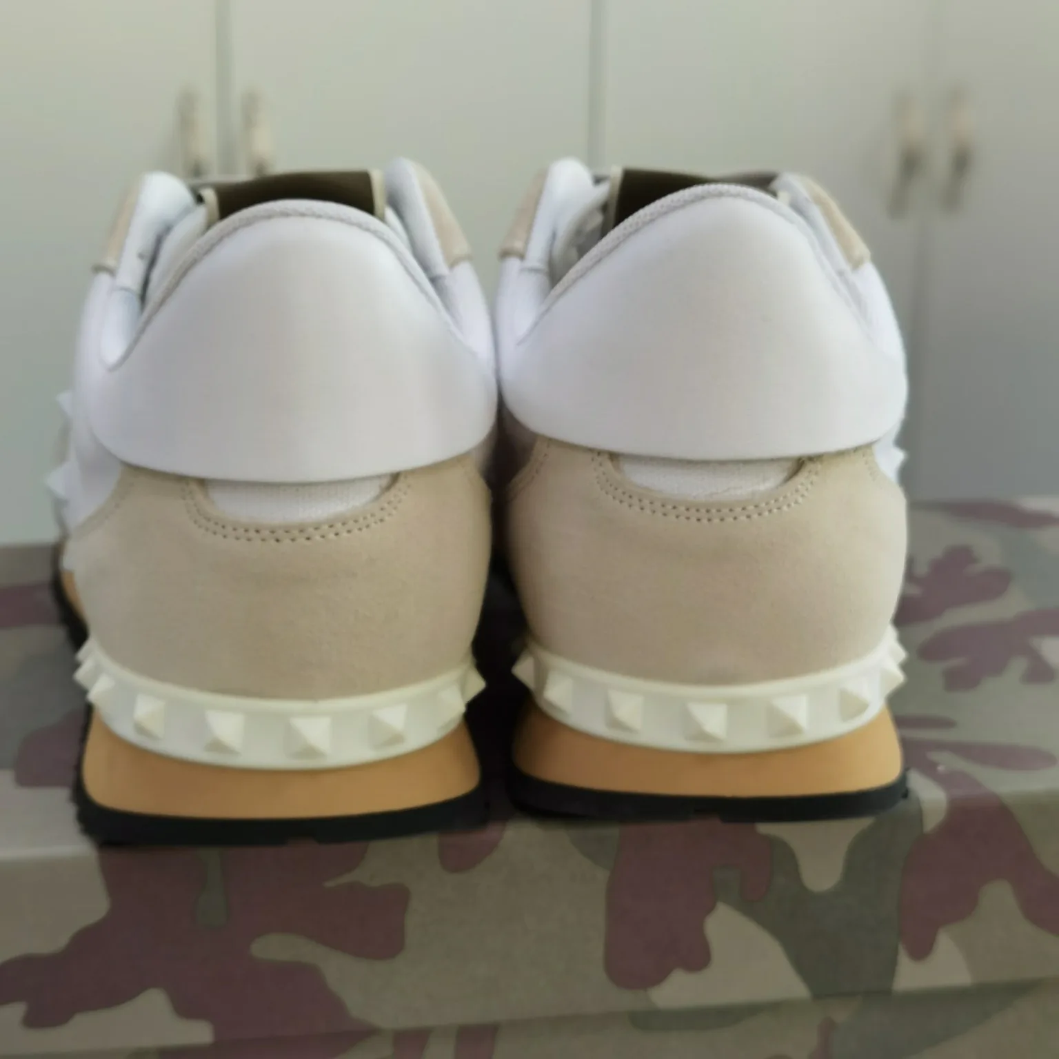 Кроссовки Женские Valentino 10736432