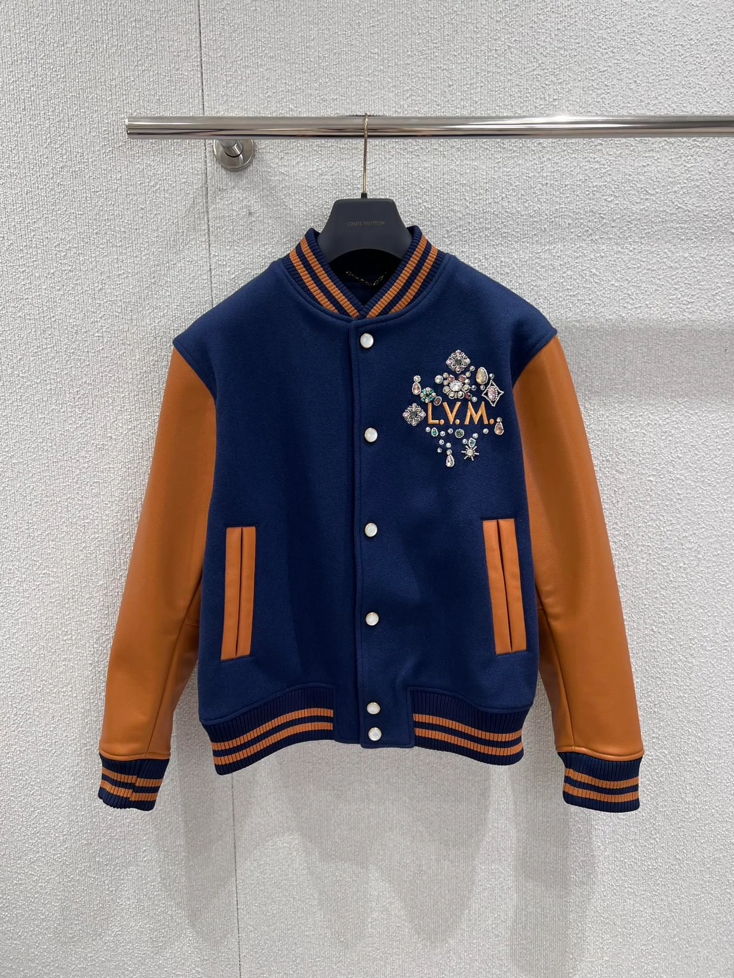 Куртки И Пуховики Женские Louis Vuitton 4711249