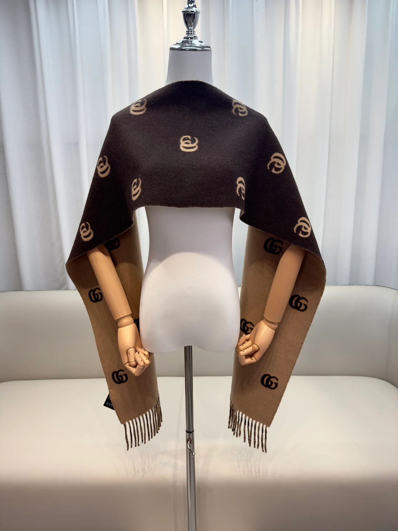 Шарфы Gucci 2250