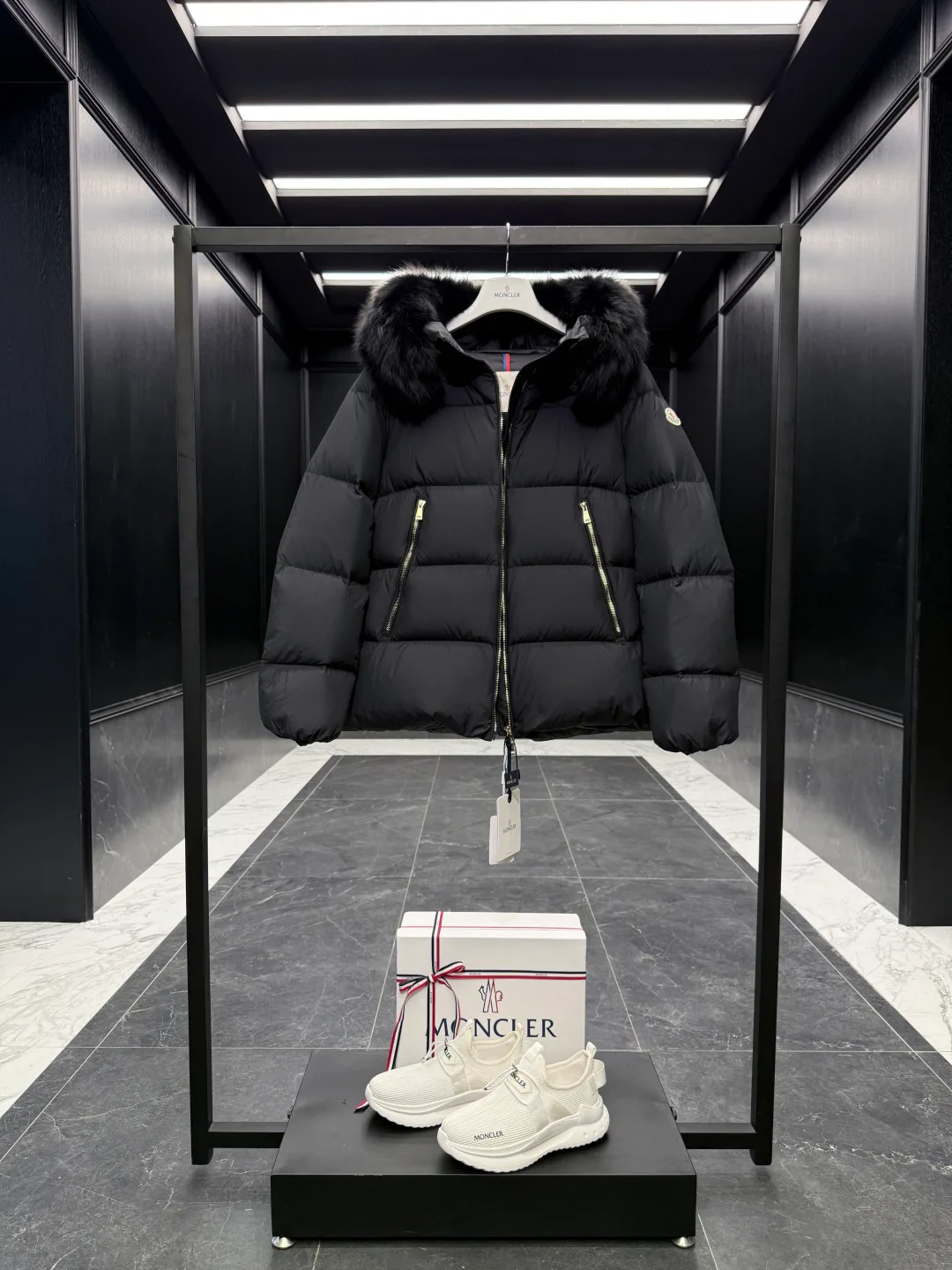 Куртки И Пуховики Женские Moncler 18510381