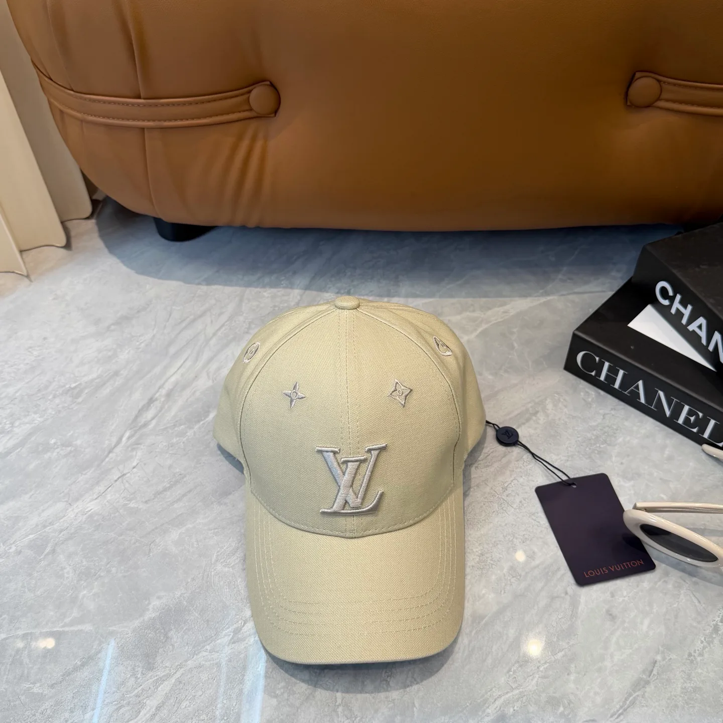 Головные Уборы Louis Vuitton 17467589