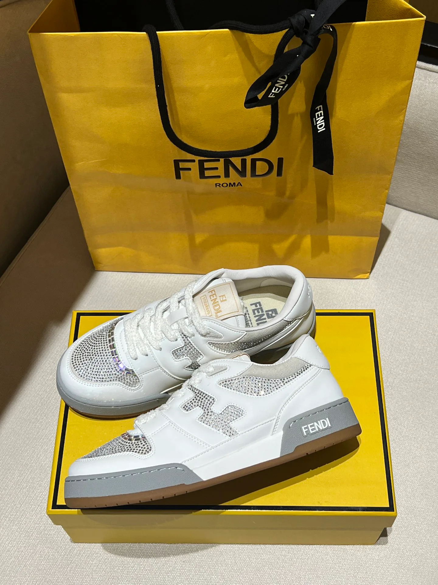 Кроссовки Женские Fendi 4069