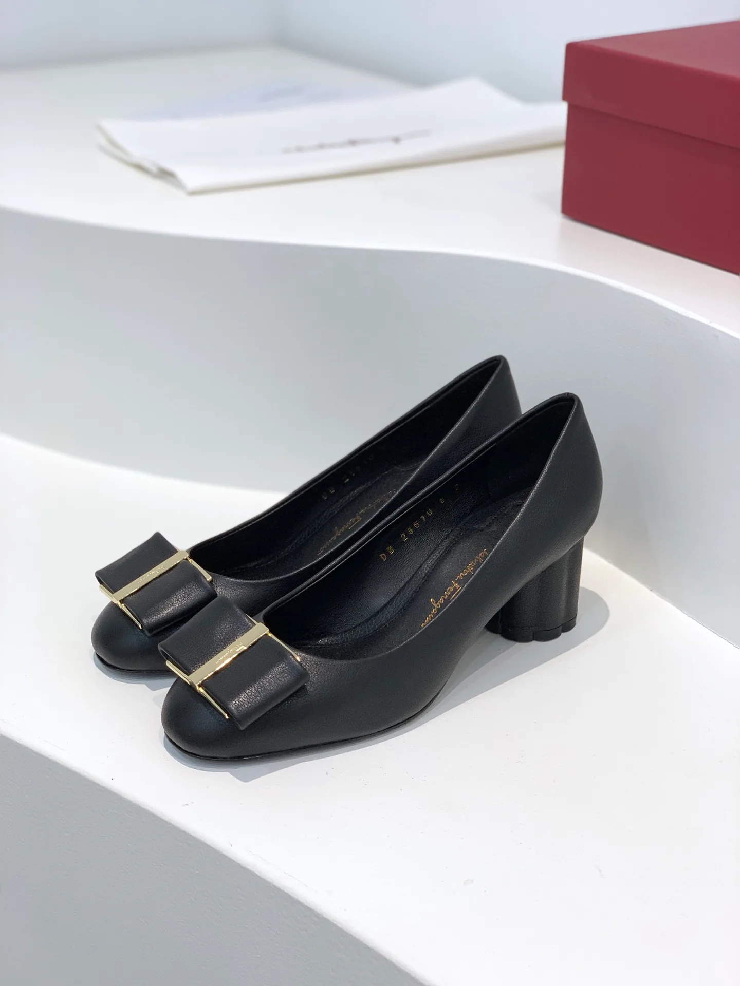 Туфли Женские Salvatore Ferragamo 11675502