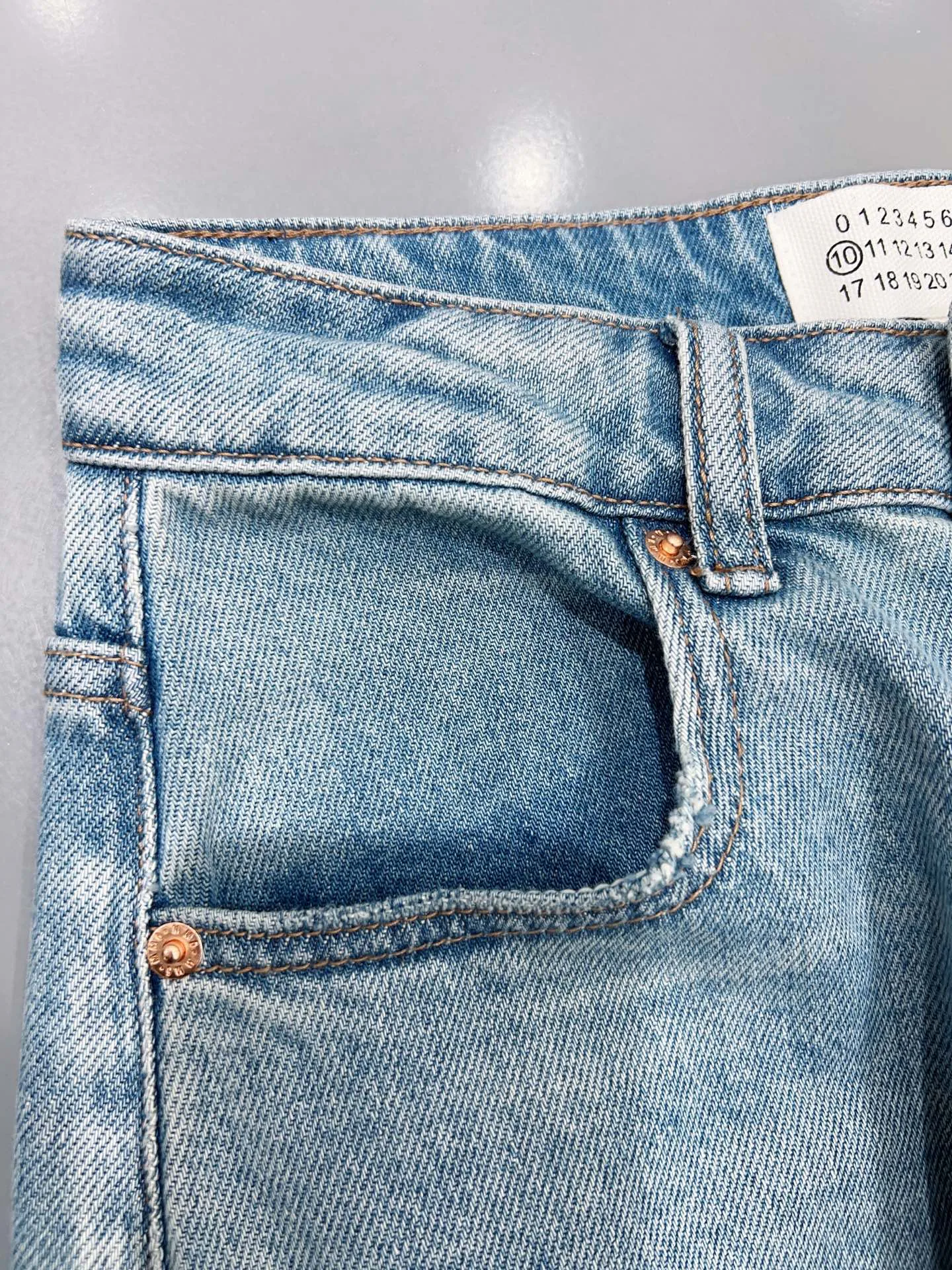 Джинсы Женские Maison Margiela 11710988