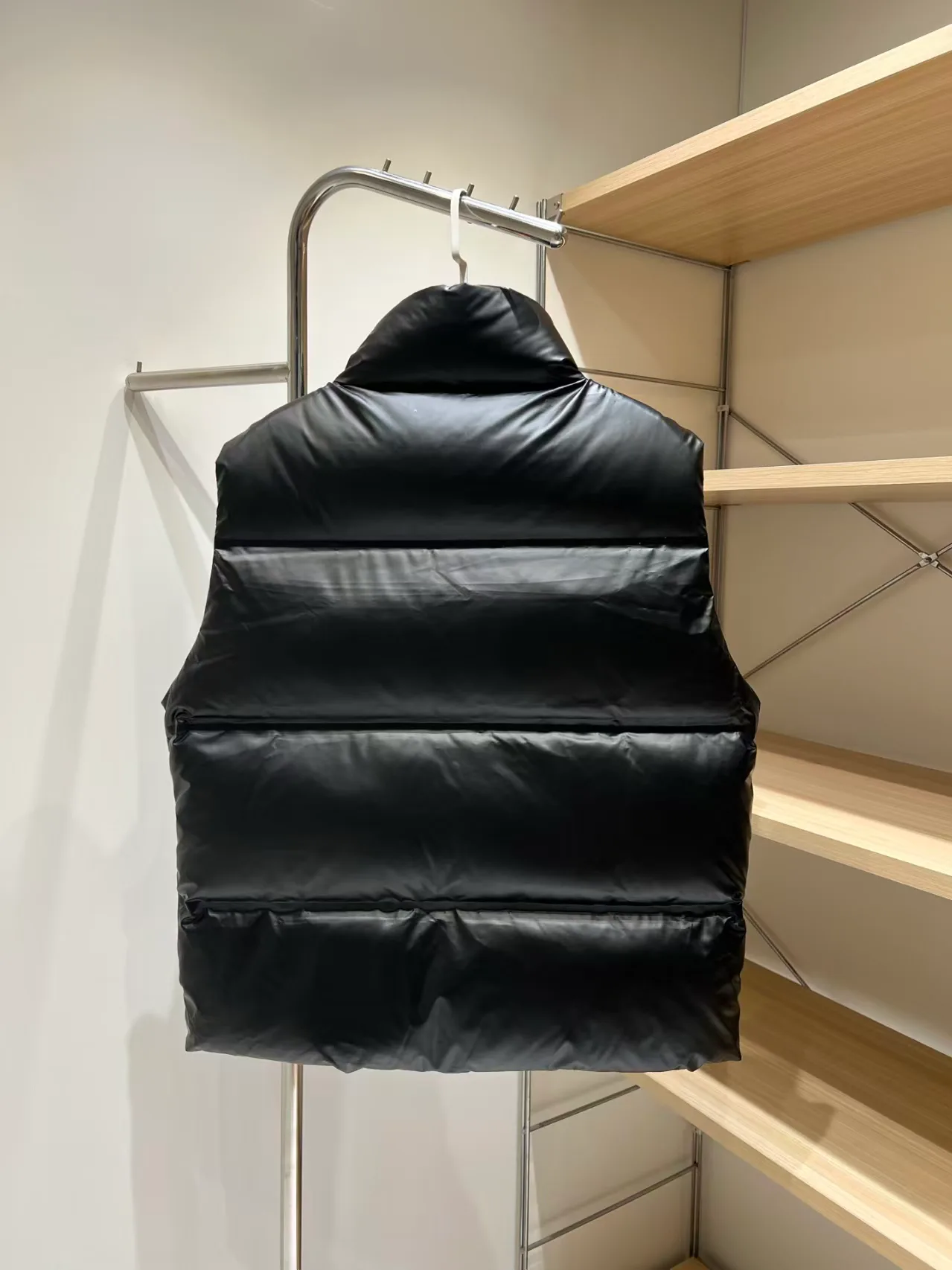 Жилеты Женские Prada 18131401