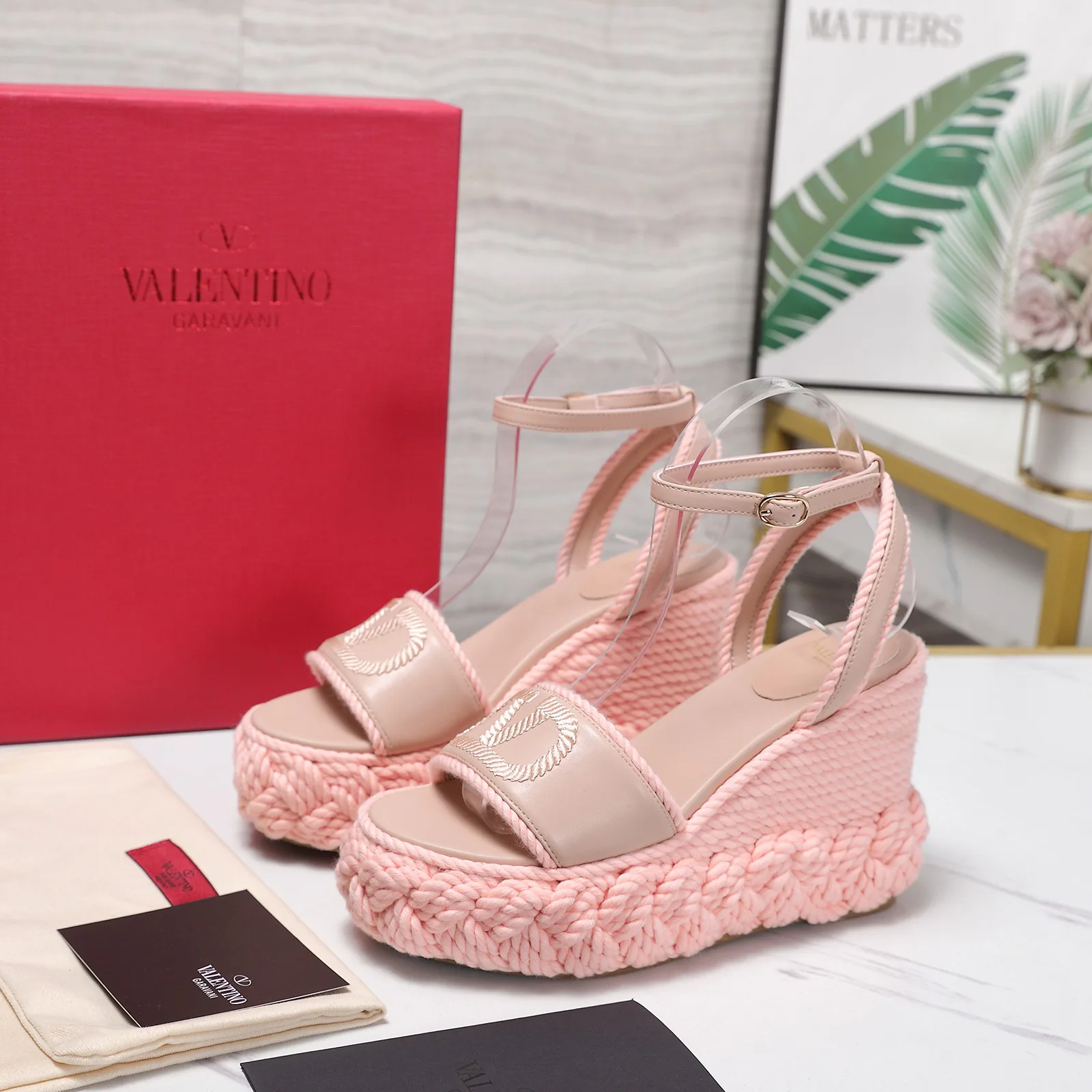 Босоножки Женские Valentino 17371717