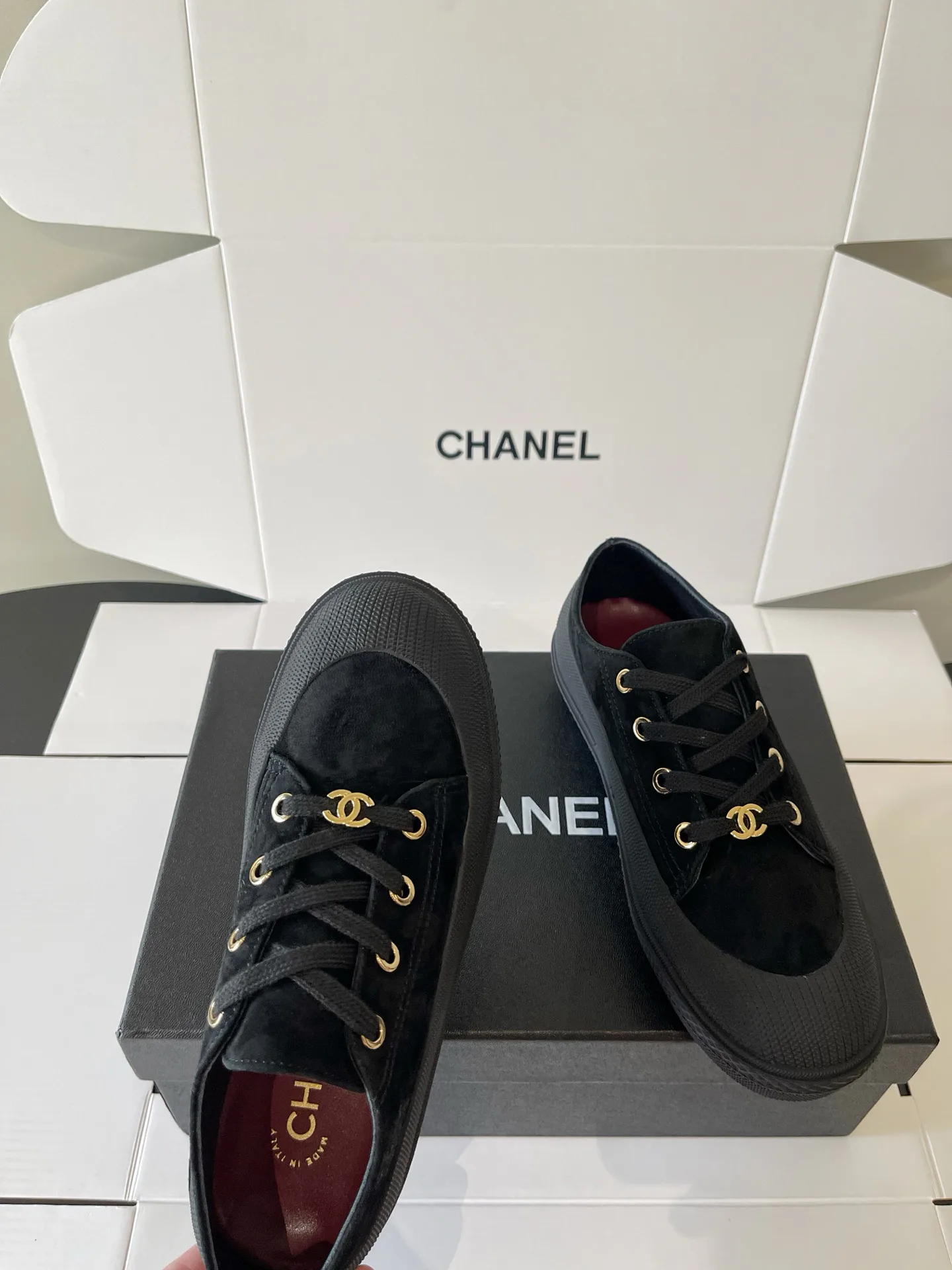 Кроссовки Женские Chanel 18437965