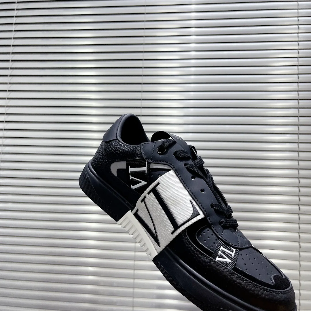 Кроссовки Женские Valentino 904563