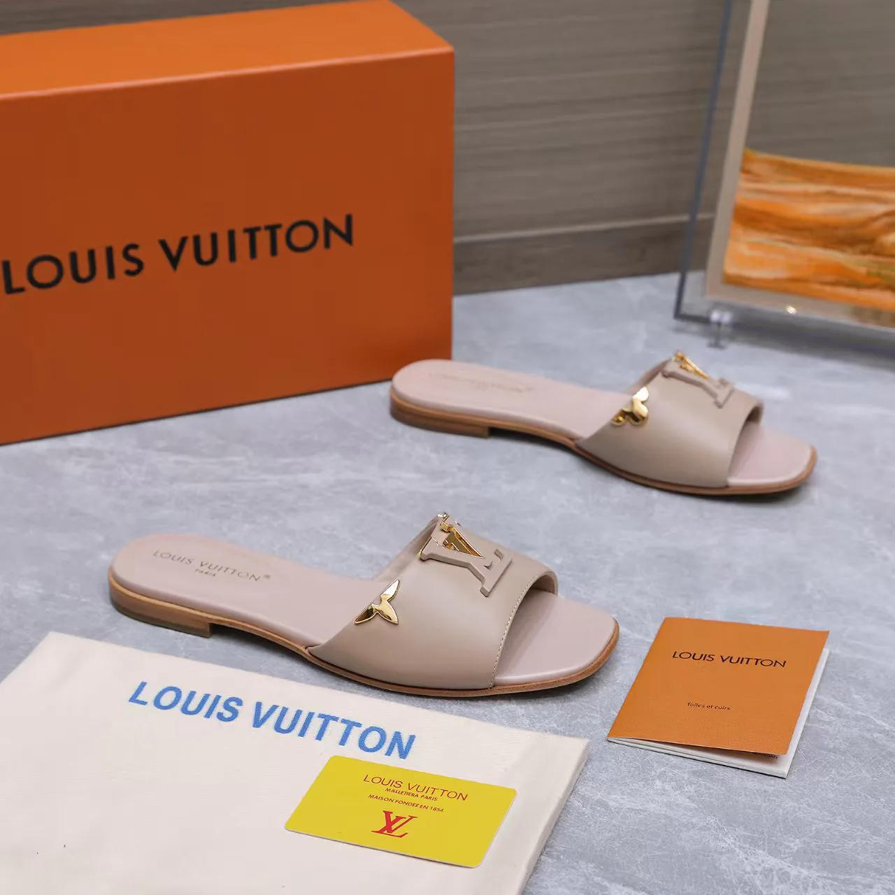 Шлепанцы Женские Louis Vuitton 11529430