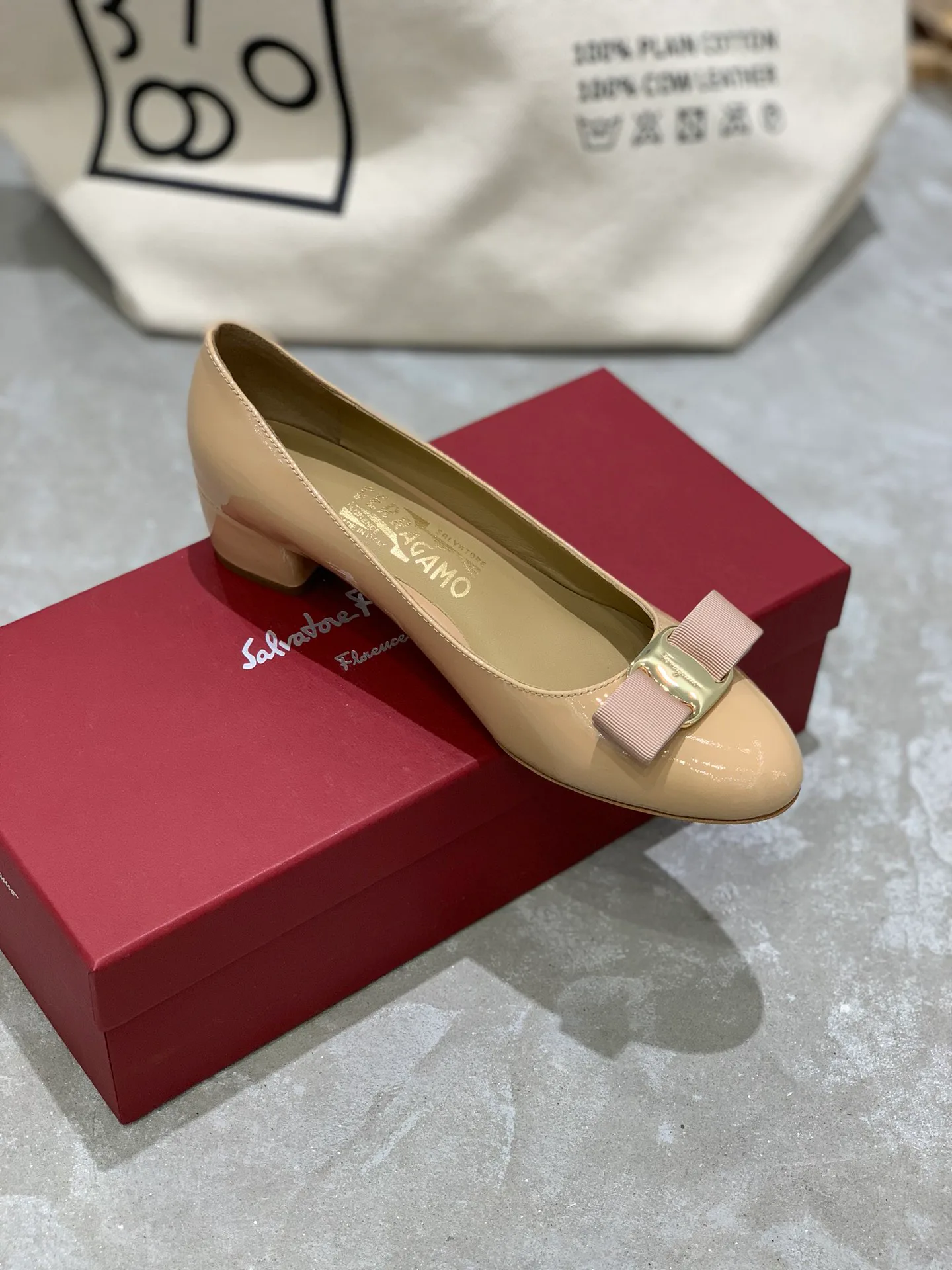 Балетки Женские Salvatore Ferragamo 18340674