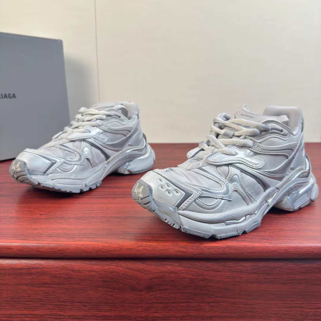 Кроссовки Женские Balenciaga 17722581