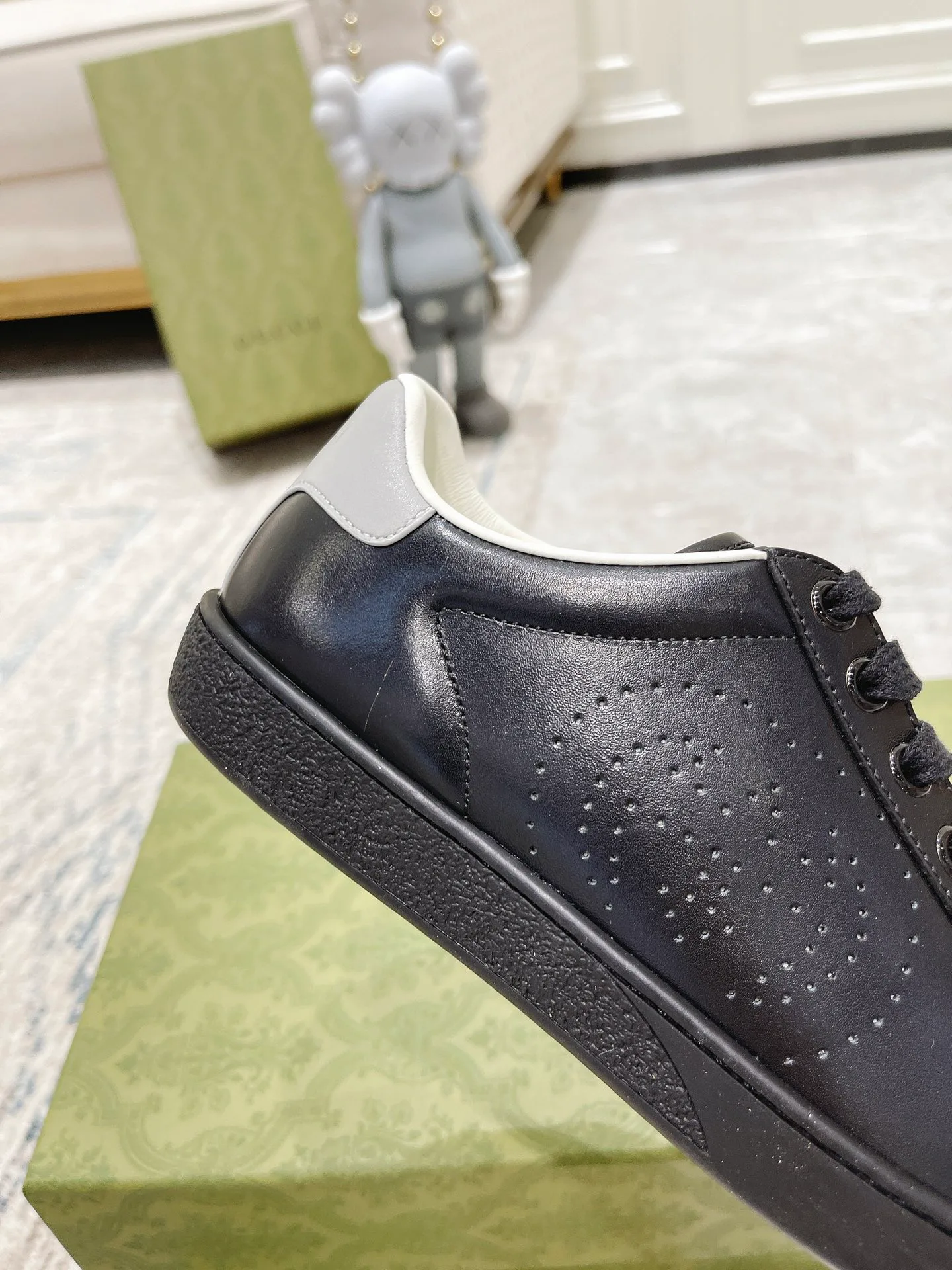Кроссовки Женские Gucci 17620437